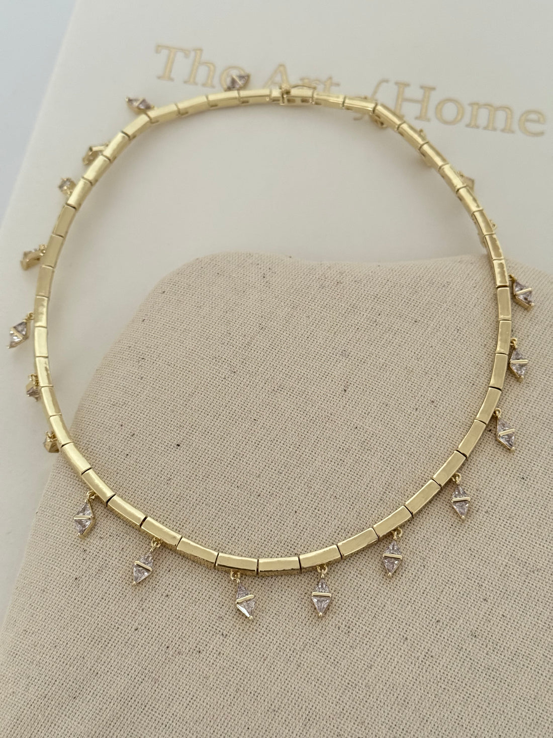 COLETTE ÜÇGEN TAŞ DETAYLI GOLD KOLYE