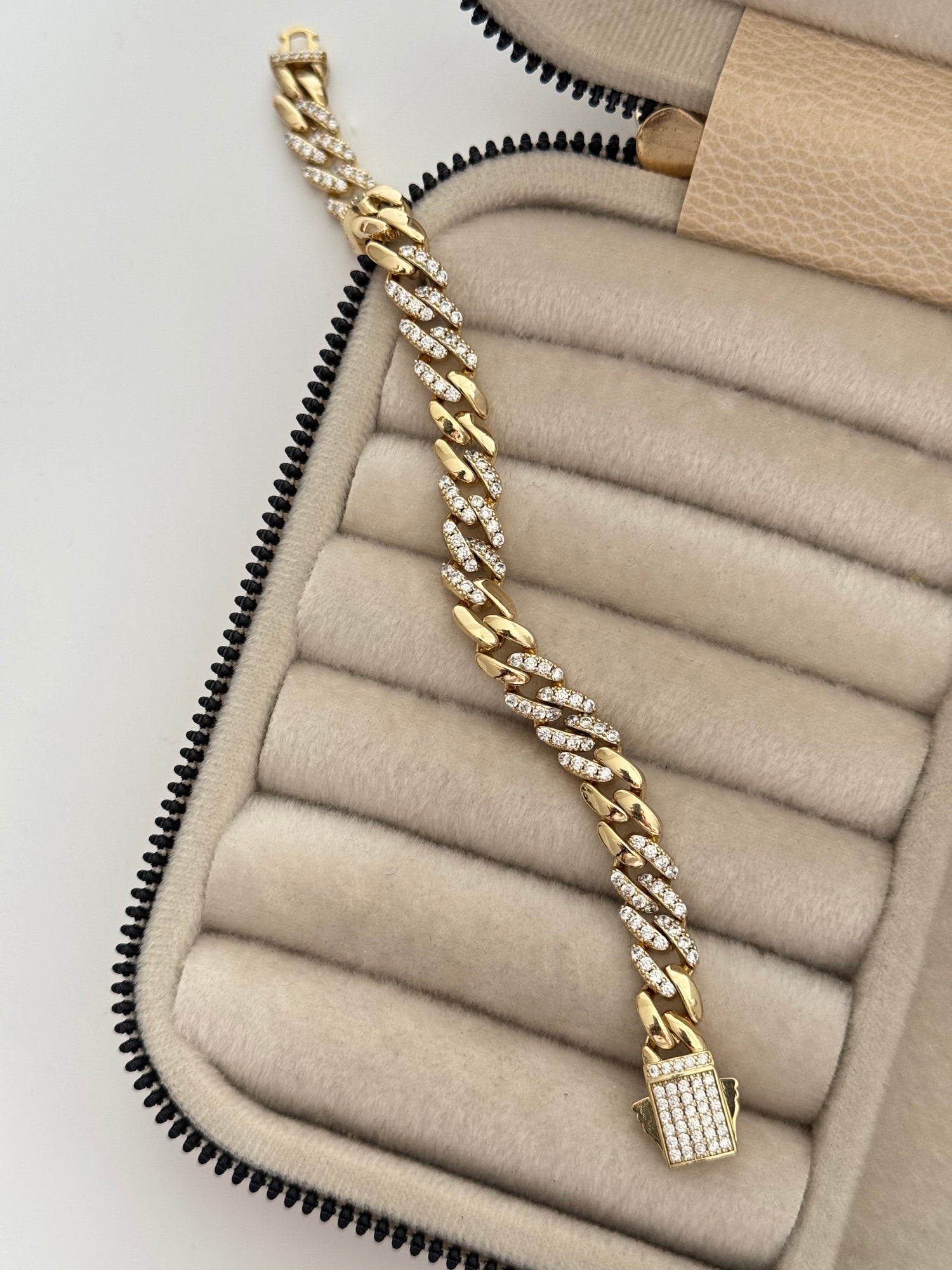 İTHAL TAŞ DETAYLI GURMET GOLD BİLEKLİK