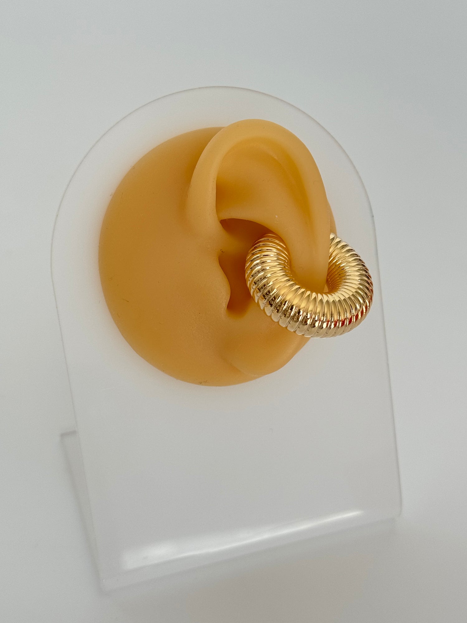 İTHAL XL DETAYLI BALON HALKA GOLD KIKIRDAK KÜPE EARCUFF
