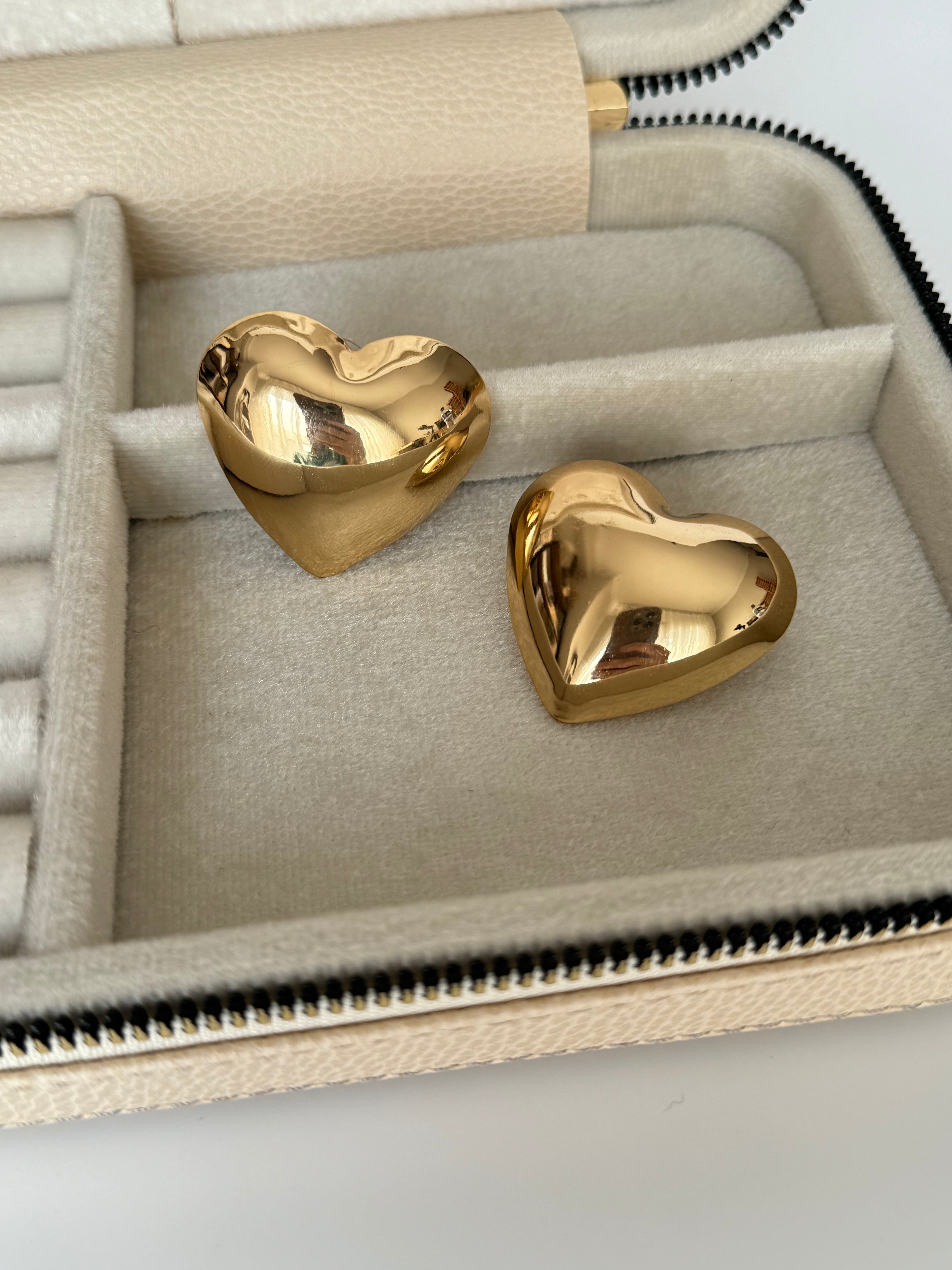 İTHAL KALP DETAYLI GOLD KÜPE