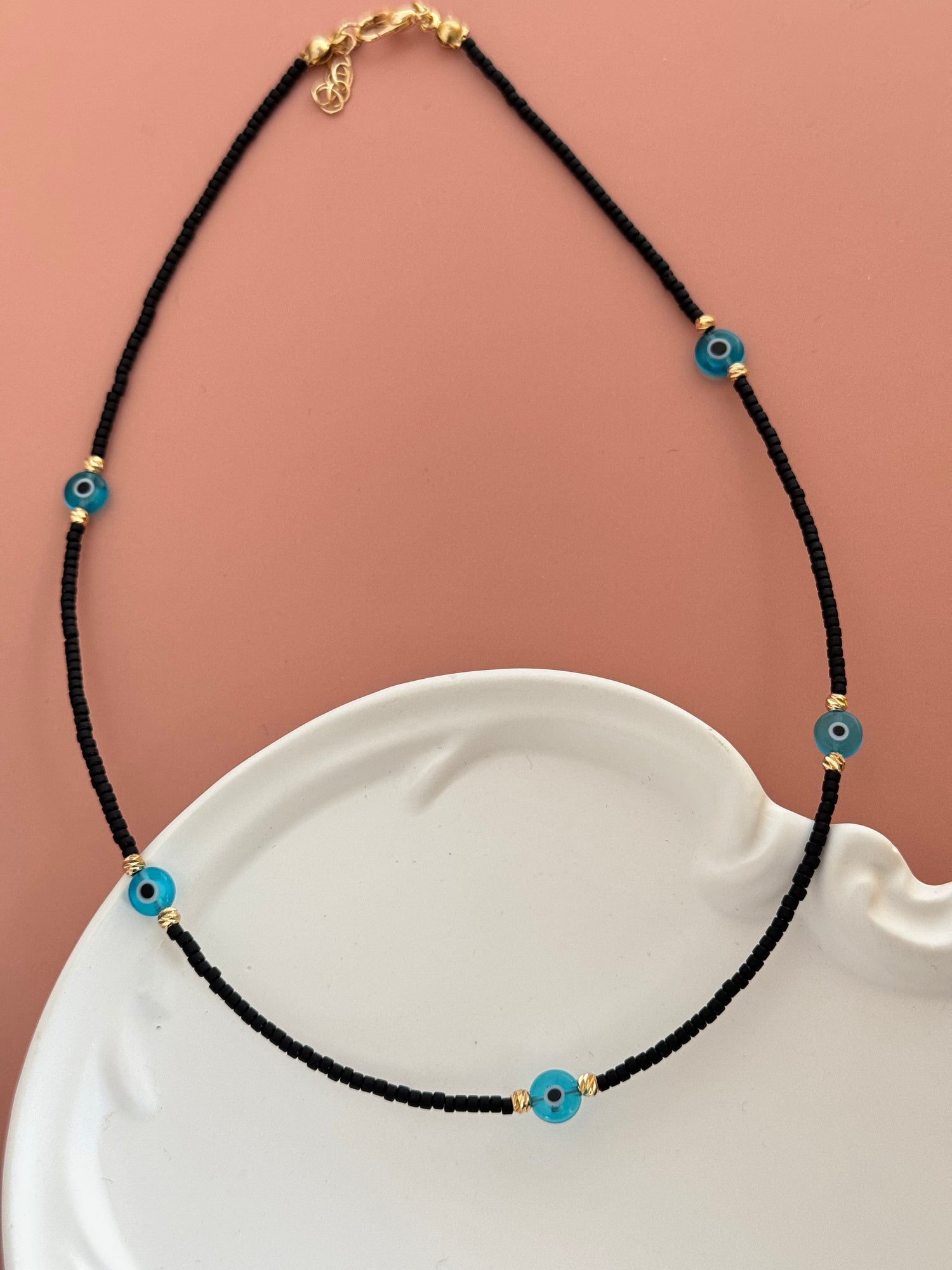 ELUN NAZAR BONCUK DETAYLI SİYAH BONCUK KOLYE