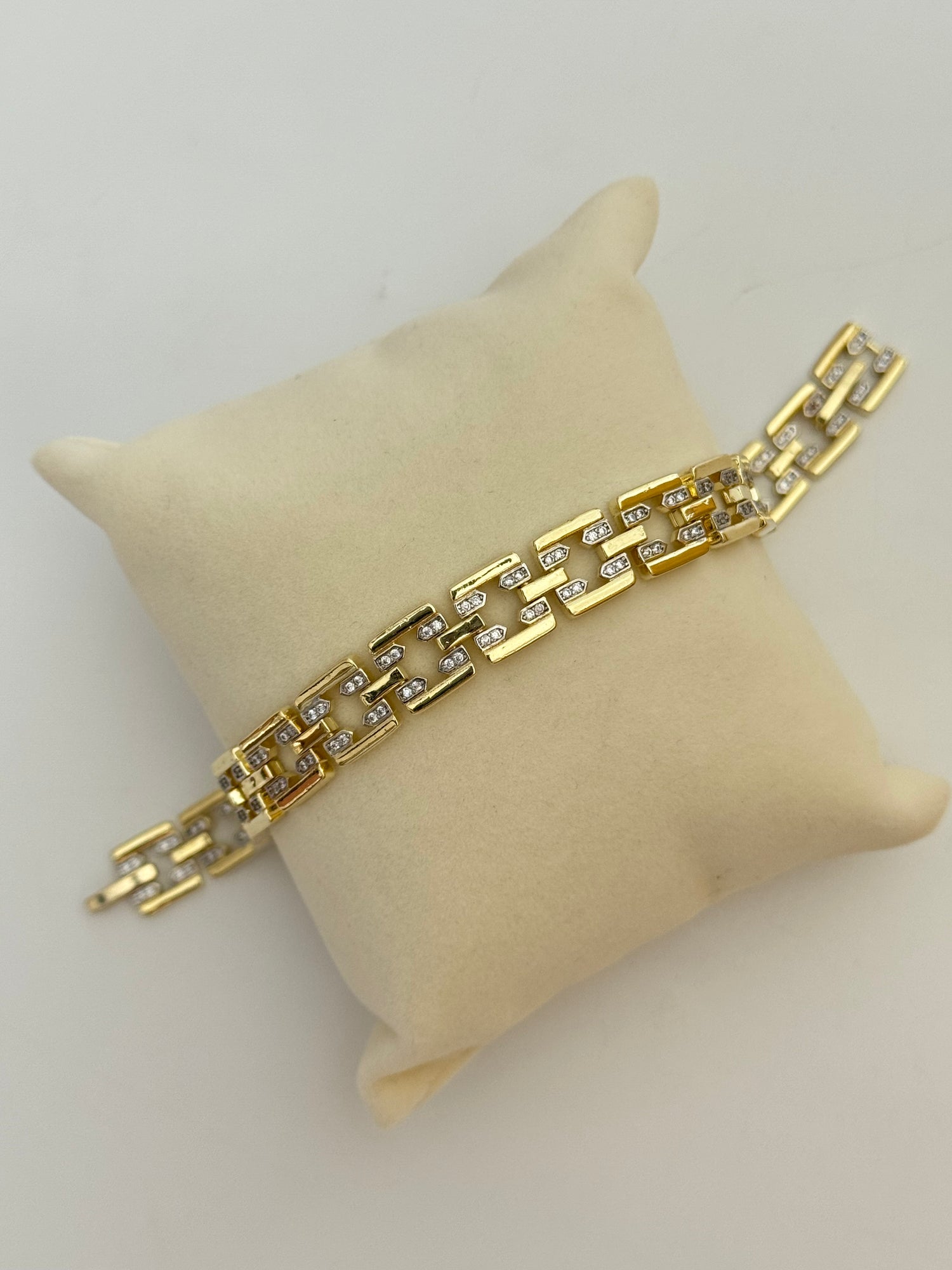 YEXA TAŞ DETAYLI GOLD BİLEKLİK