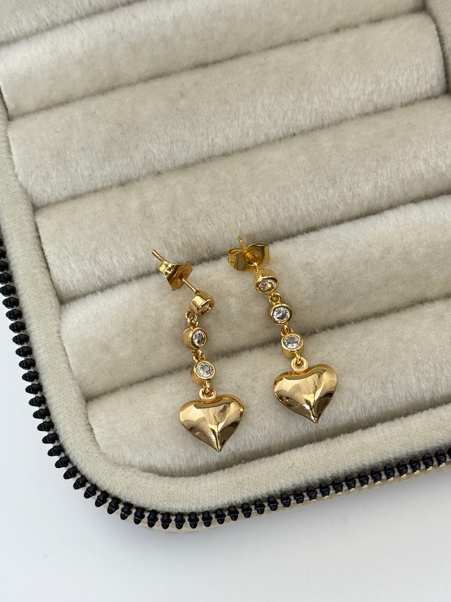 İTHAL KALP DETAYLI GOLD SARKIT KÜPE