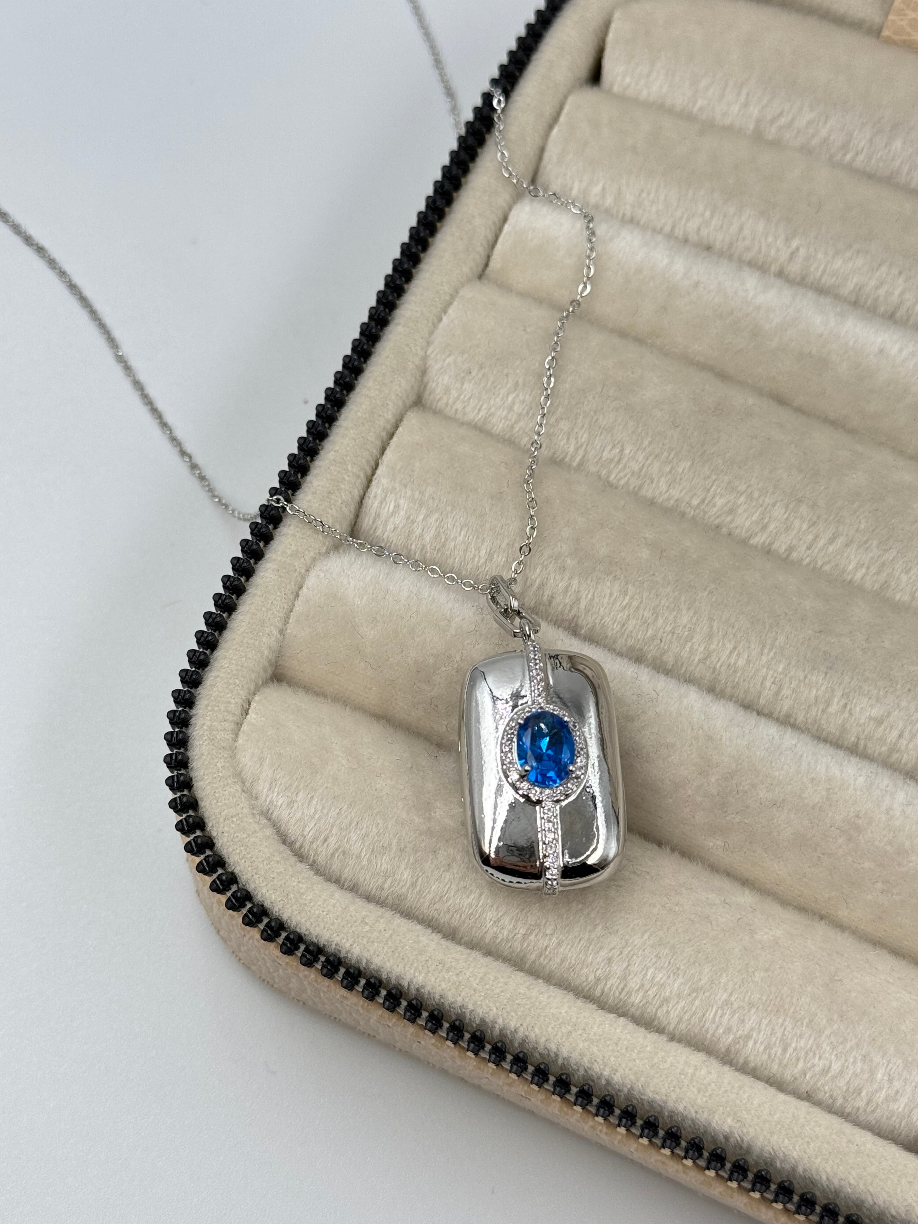 İTHAL KAPAKLI AÇILABİLİR RESİMLİKLİ MAVİ TAŞLI UZUN SİLVER KOLYE