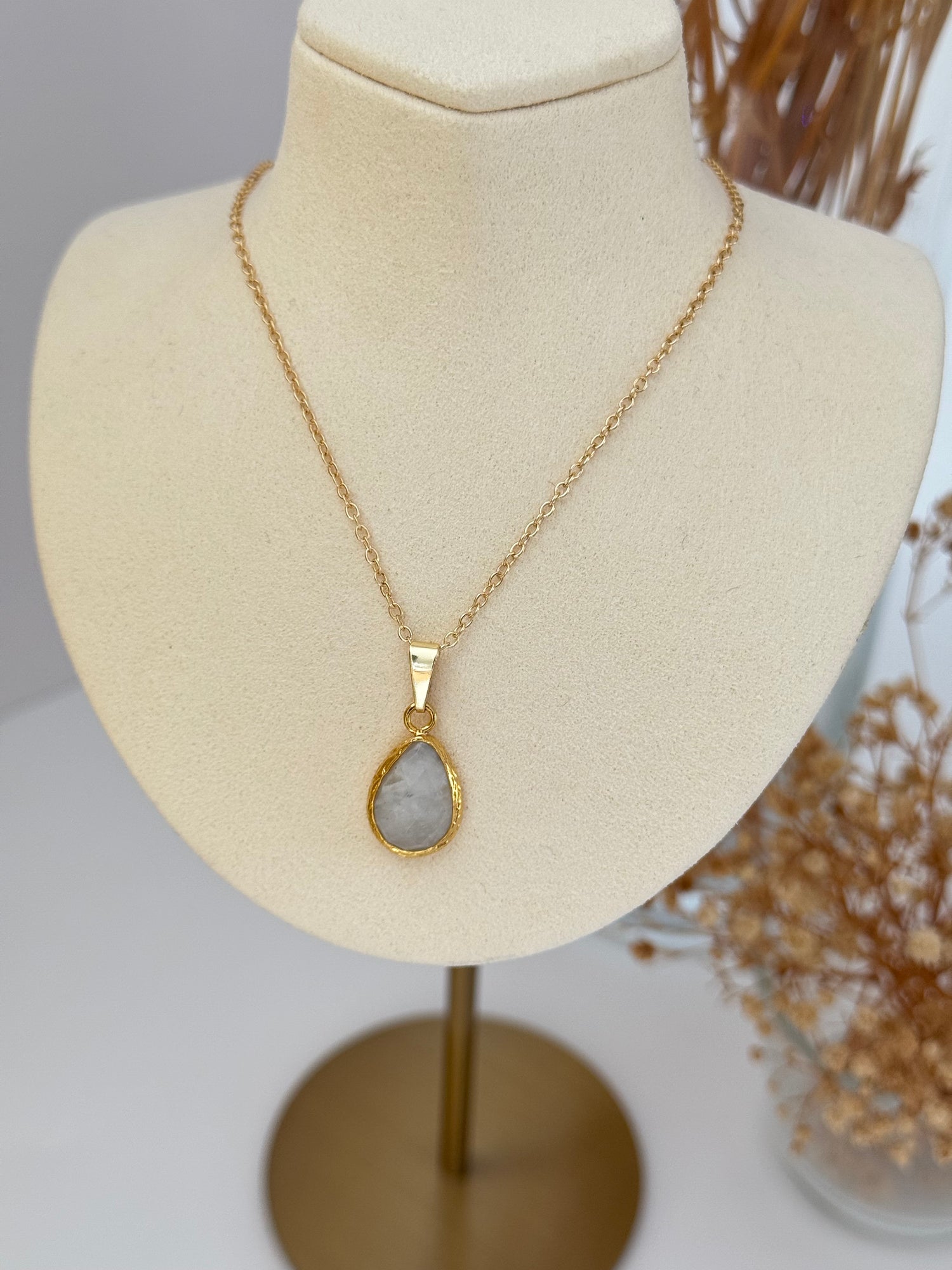 BEYAZ DOĞAL TAŞLI ALTIN KAPLAMA KOLYE