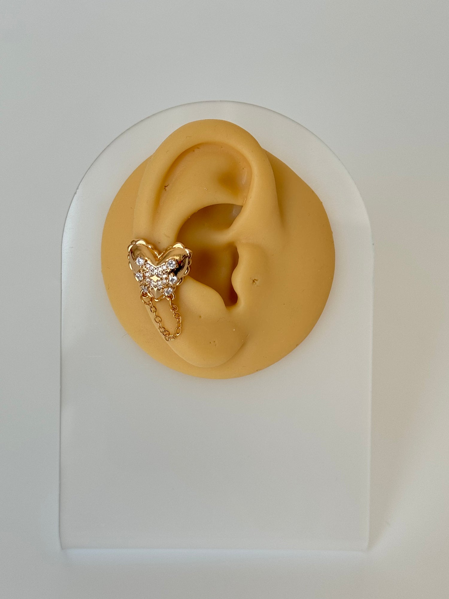 İTHAL KALPLİ GOLD SAĞ KULAK KIKIRDAK KÜPE EARCUFF