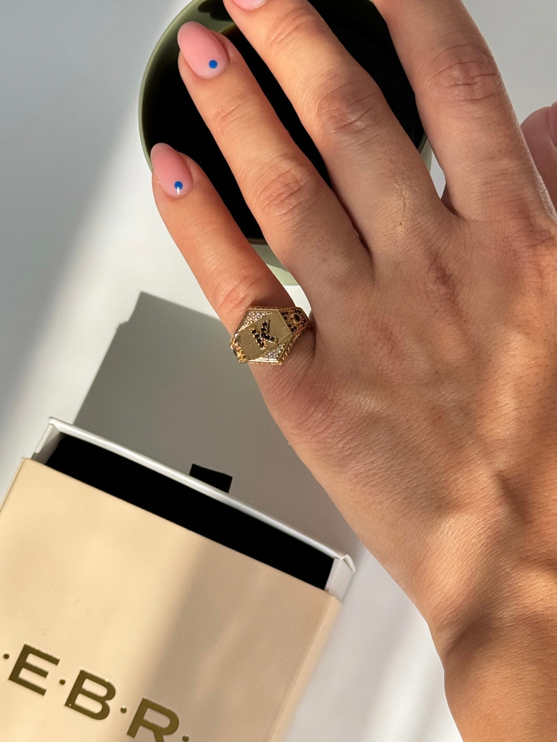 İTHAL K HARF AYARLANABİLİR GOLD SERÇE PARMAK YÜZÜK