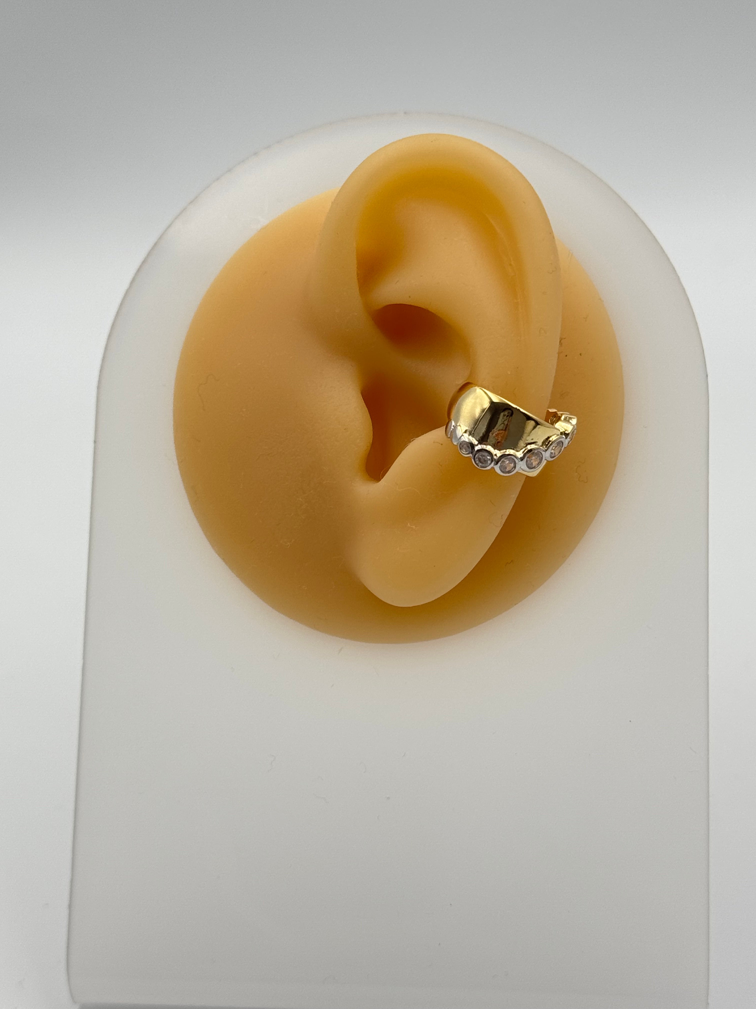 İTHAL TAŞ DETAYLI GOLD KIKIRDAK KÜPE EARCUFF