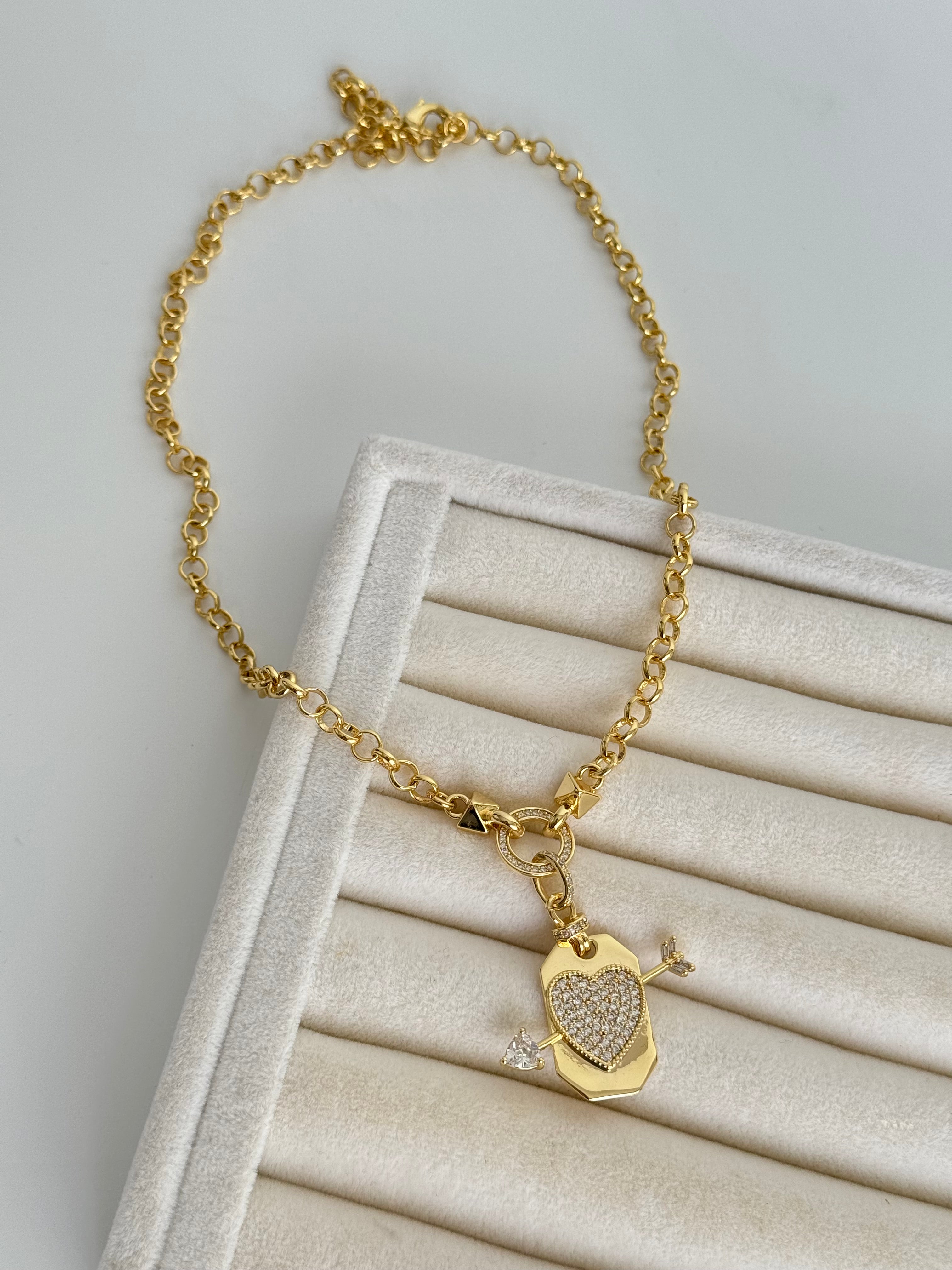 İTHAL KALP DETAYLI GOLD ZİNCİR KOLYE