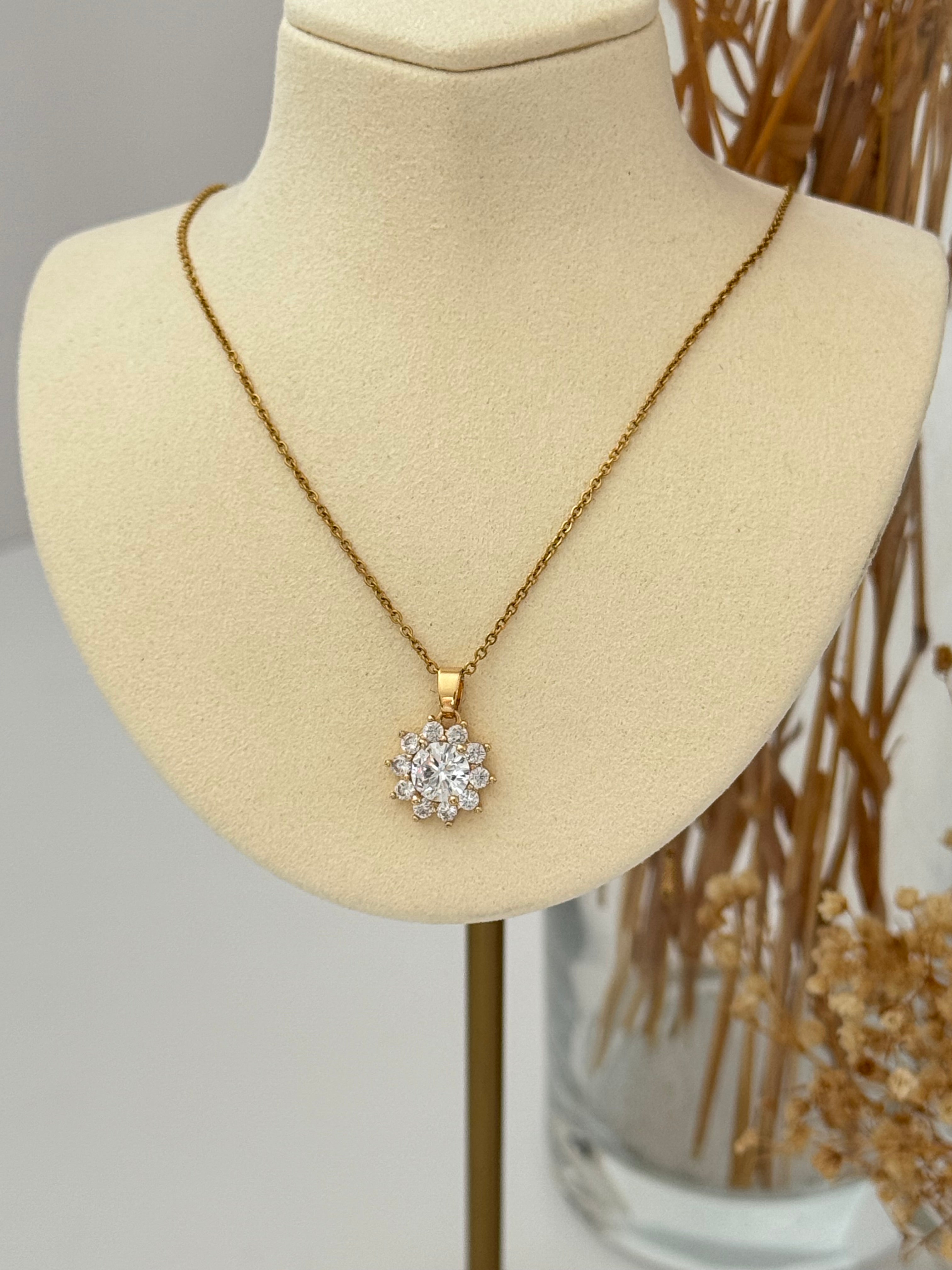 GÜNEŞ DETAYLI GOLD ÇELİK KOLYE