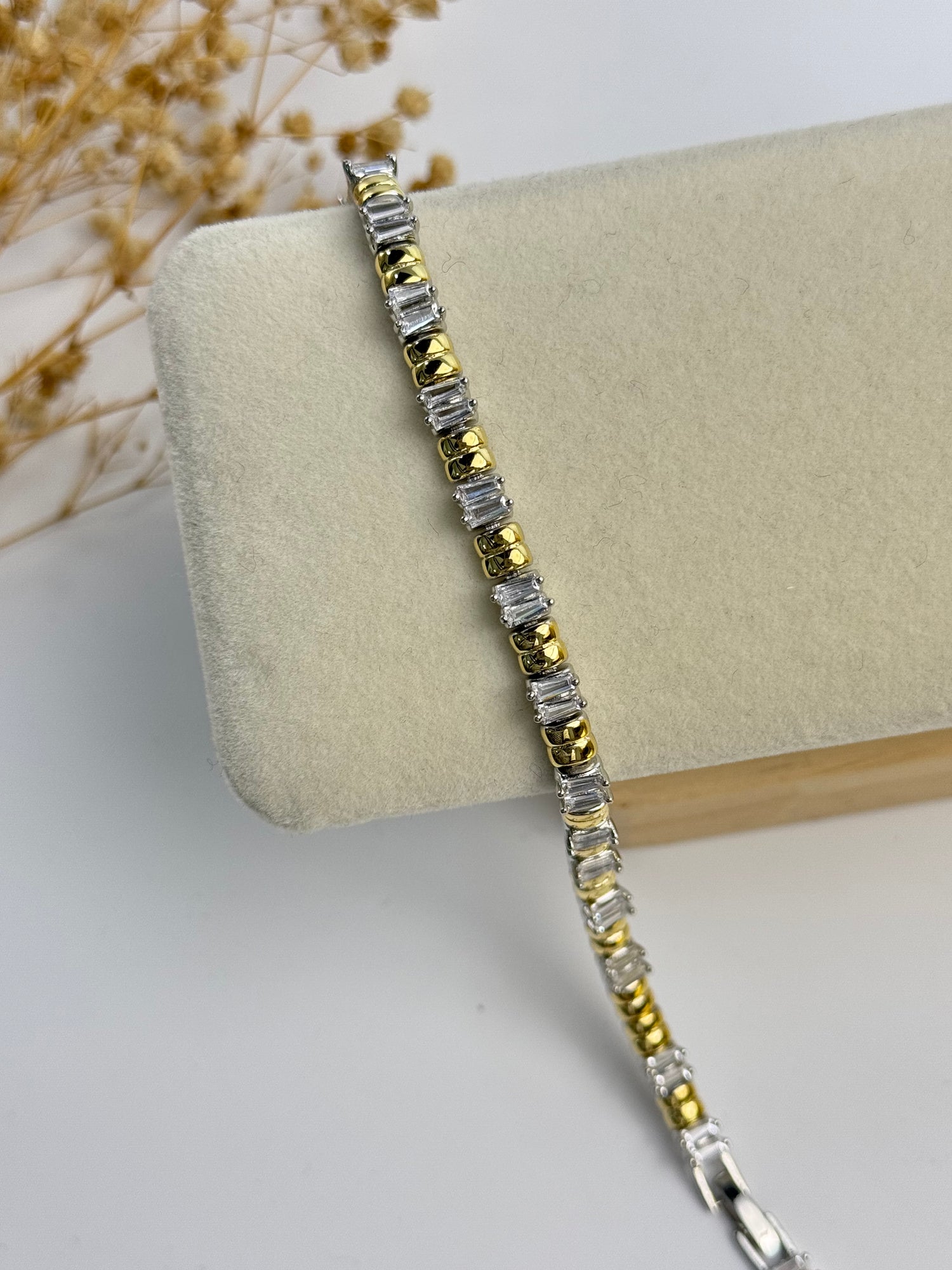 İTHAL TAŞ DETAYLI ÇİFT RENK BİLEKLİK