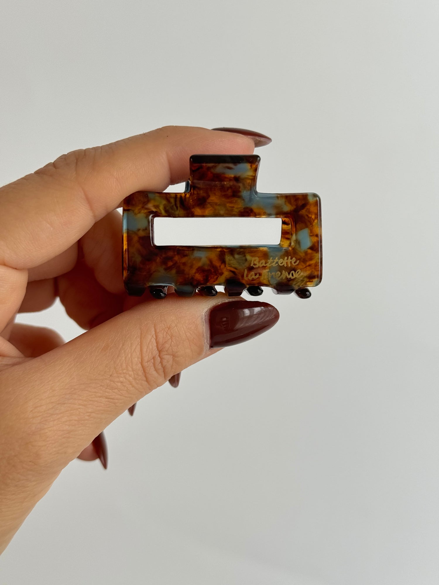 İTHAL KAHVE EBRULİ MİNİ KEMİK MANDAL TOKA