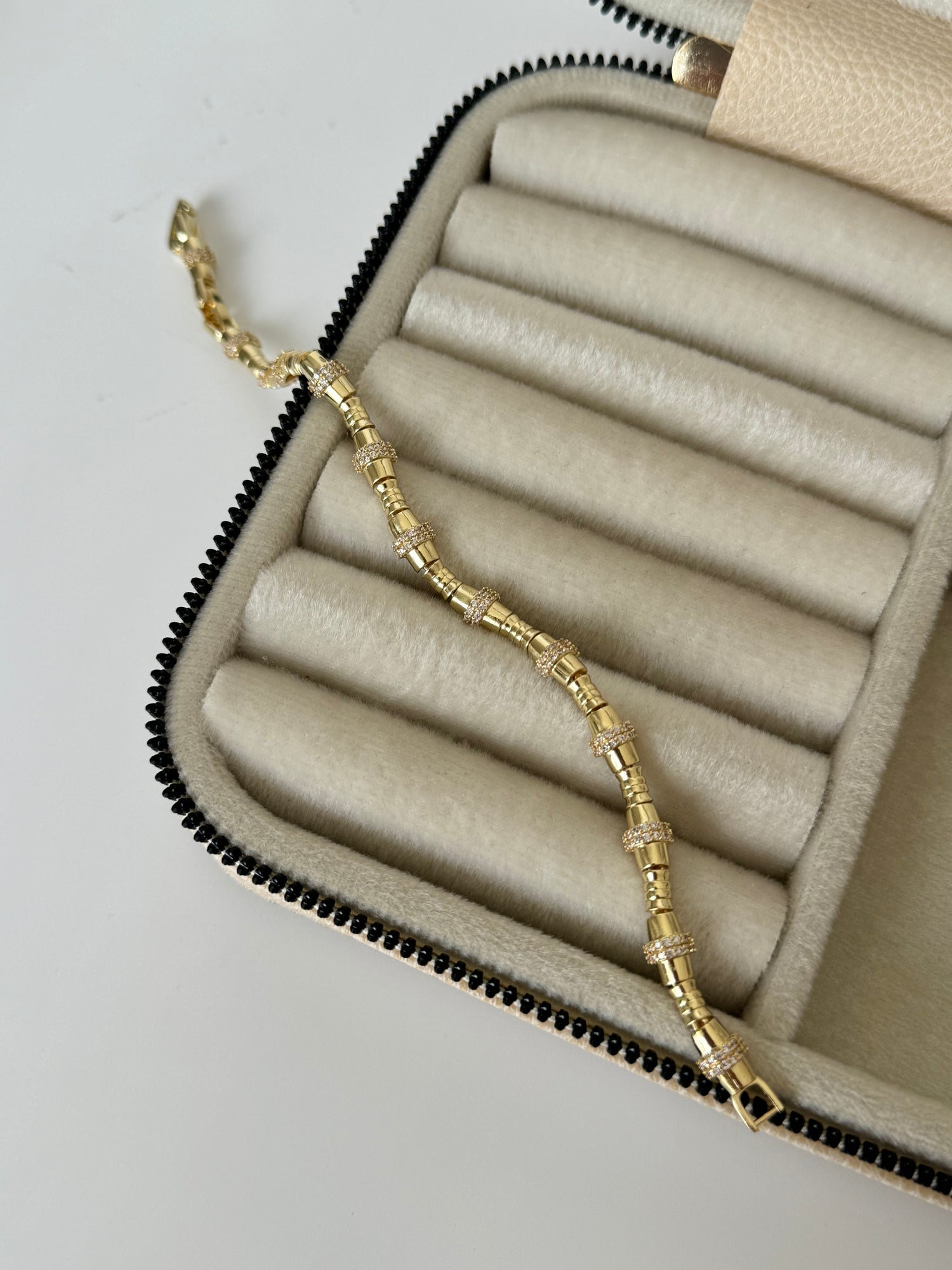 İTHAL TAŞLI GOLD BİLEKLİK