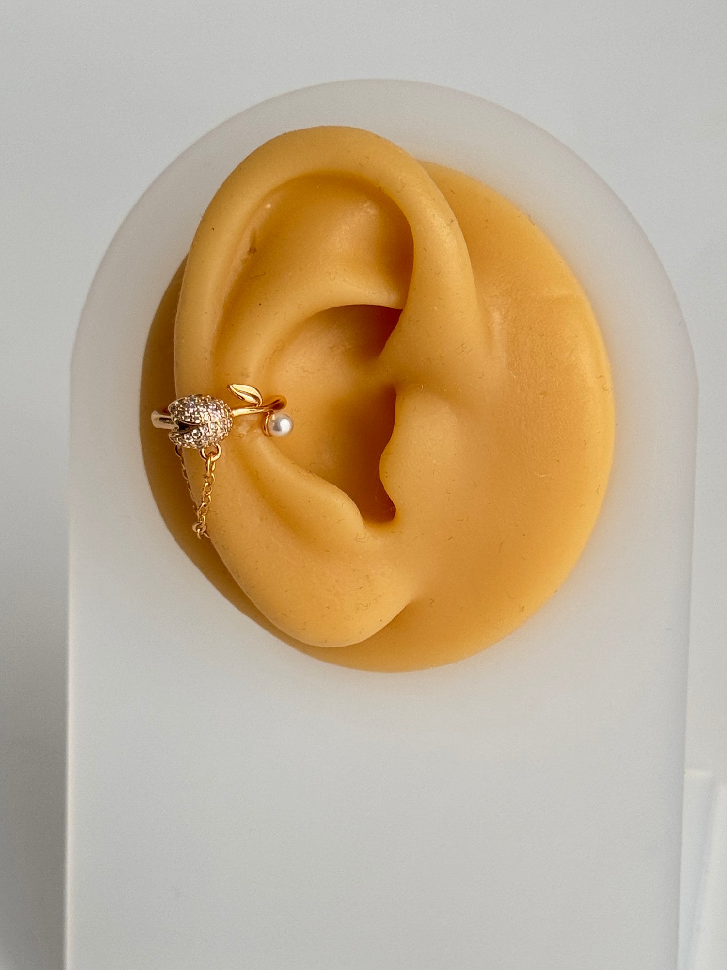 İTHAL LALE DETAYLI SAĞ KULAK GOLD KIKIRDAK KÜPE EARCUFF