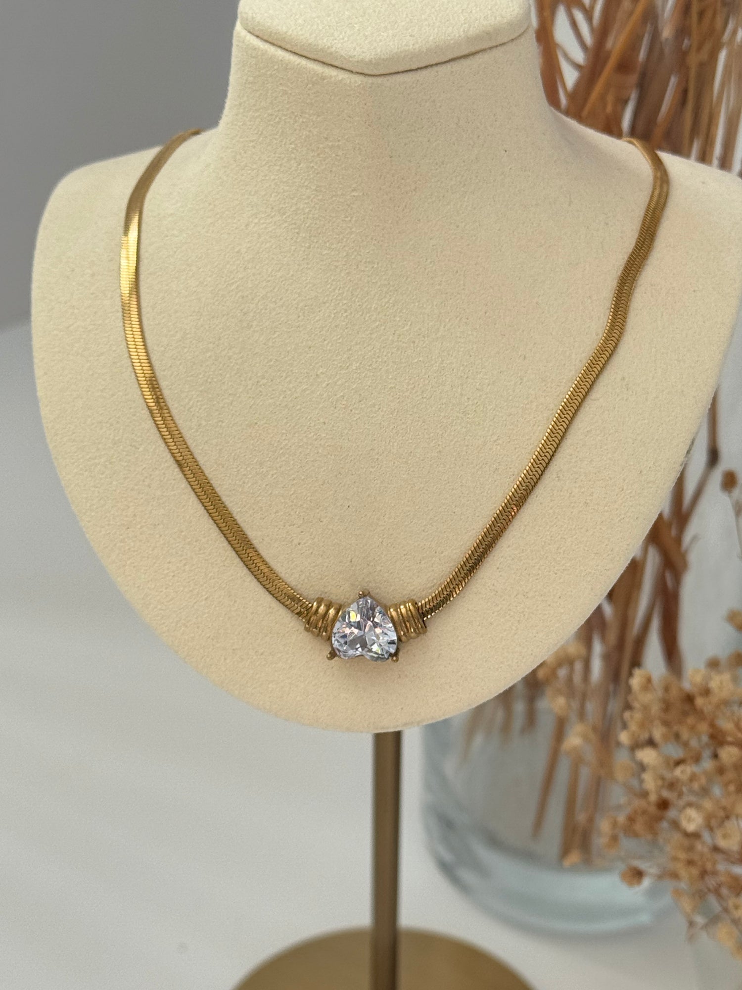 TERS KALP DETAYLI GOLD ÇELİK KOLYE