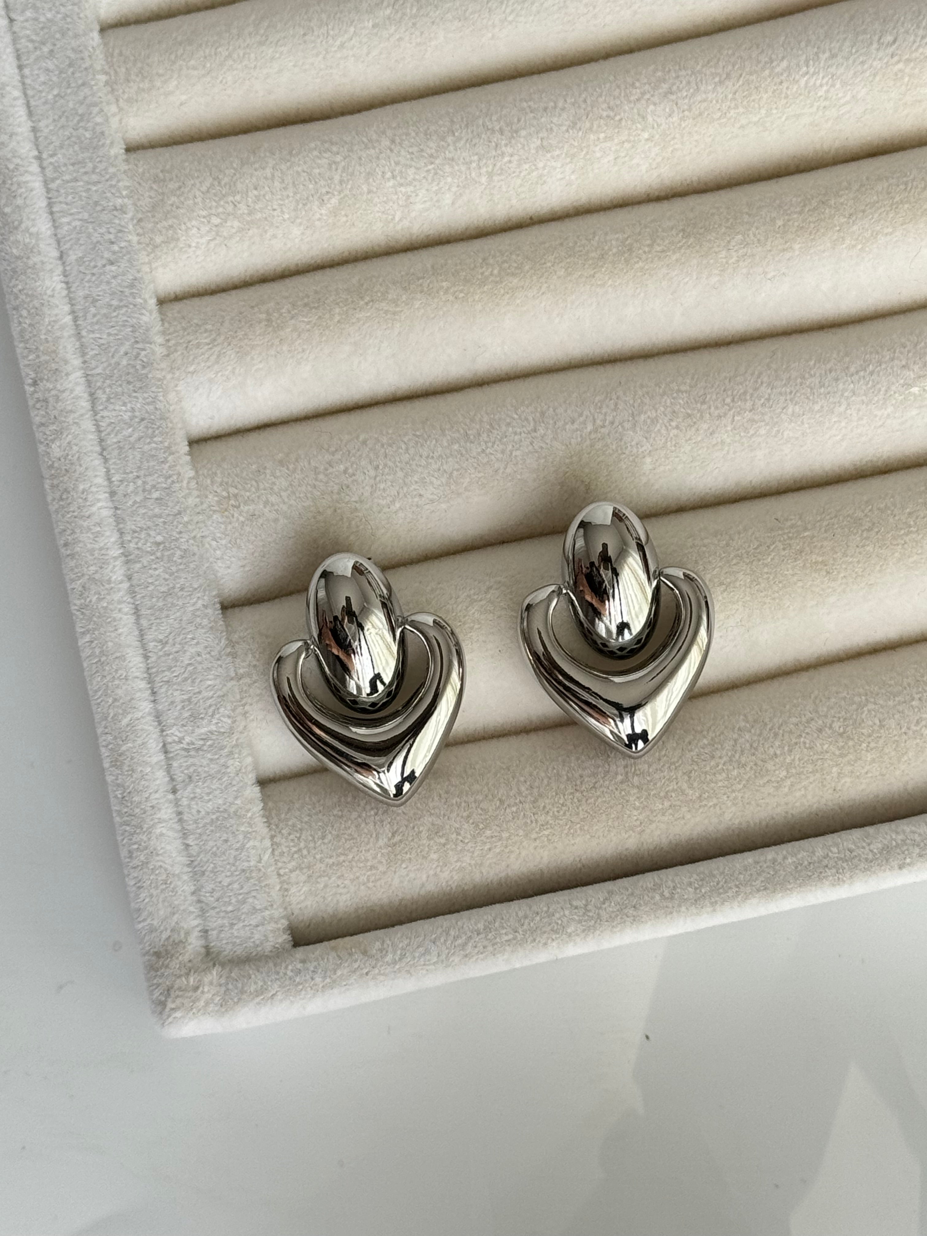 İTHAL DETAYLI SİLVER KÜPE