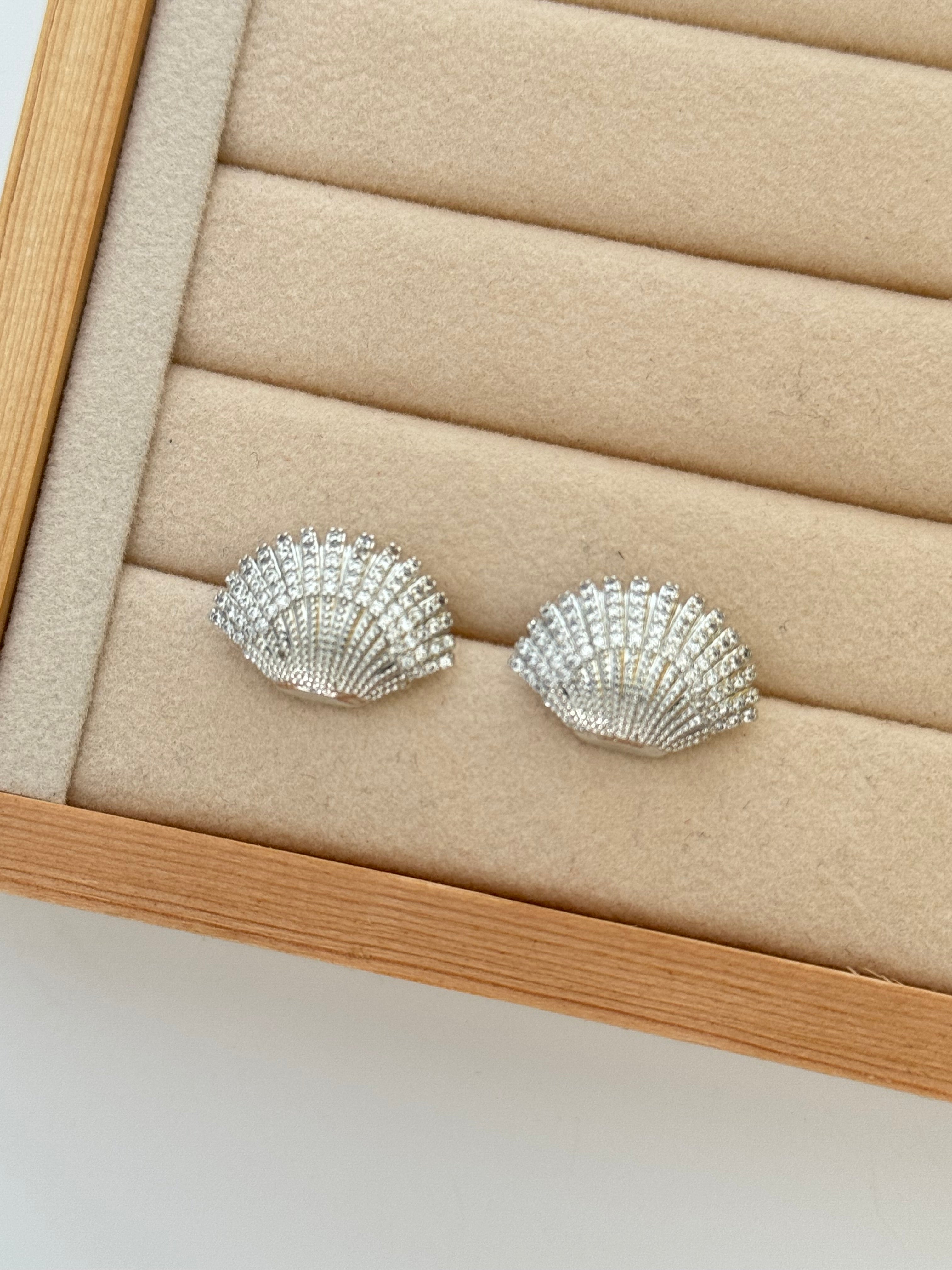 TAŞLI DENİZ KABUĞU SİLVER KÜPE