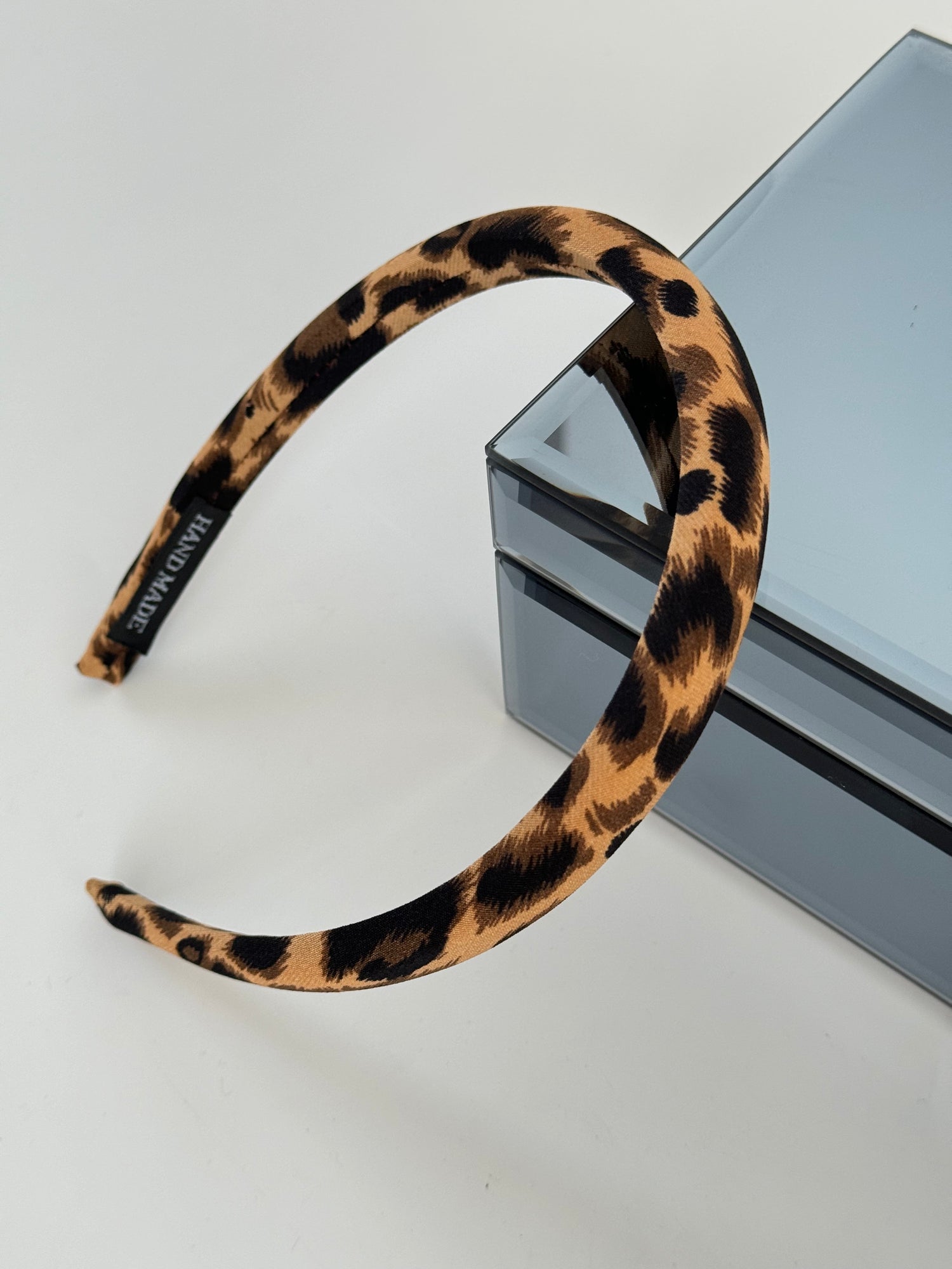 İTHAL LEOPARLI İNCE TAÇ