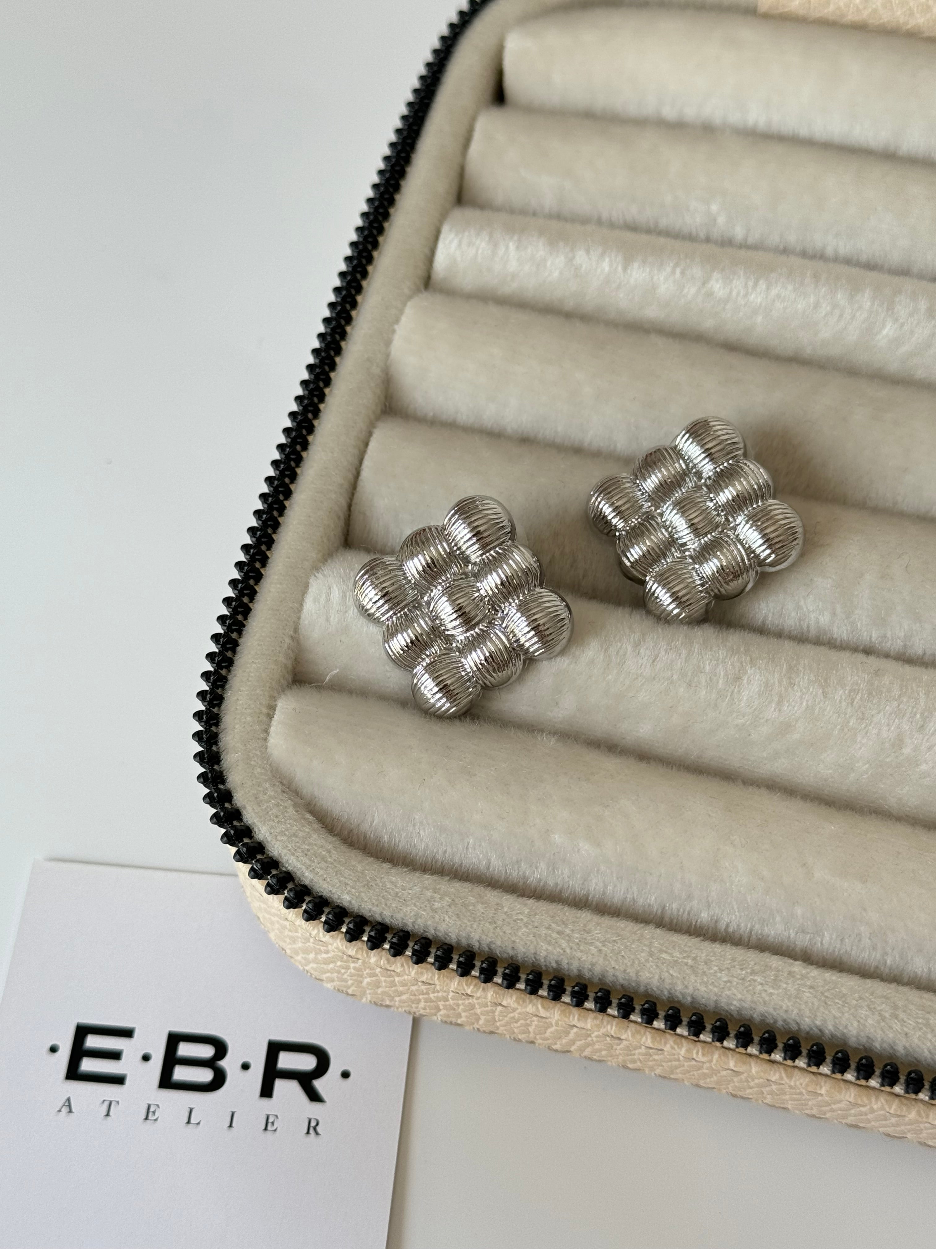 İTHAL KARE SİLVER KÜPE