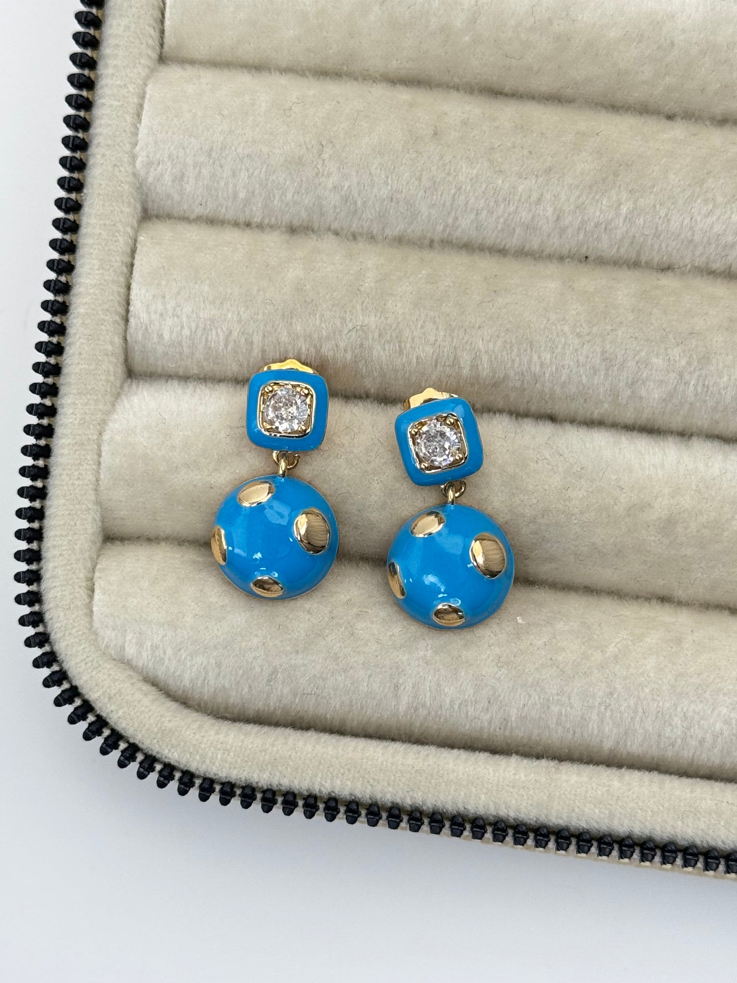 MAVİ MİNELİ KÜPE