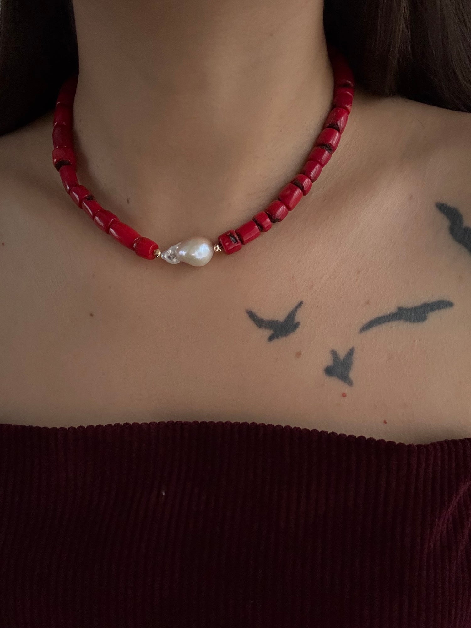 DELYA İNCİ DETAYLI MERCAN DOĞAL TAŞLI KOLYE