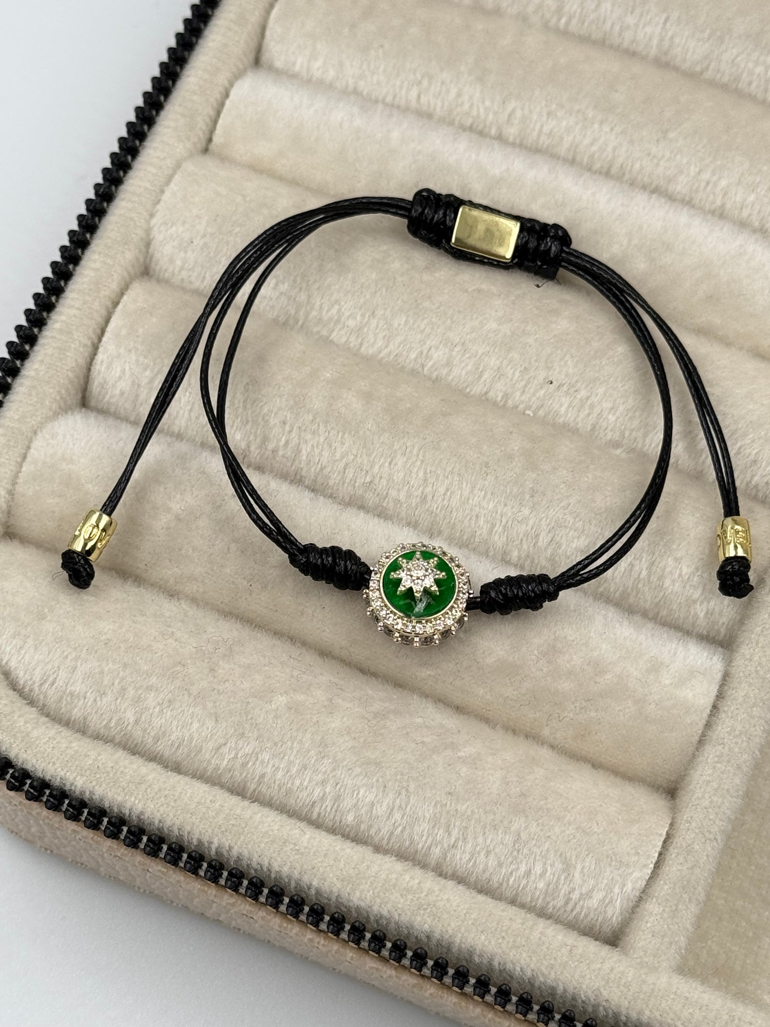 LUA YEŞİL TAŞLI SİYAH İPLİ AYARLANABİLİR BİLEKLİK