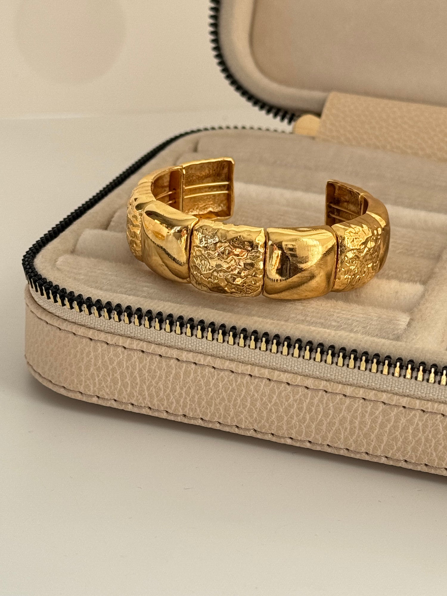 HELYA AYARLANABİLİR GOLD ALTIN KAPLAMA KELEPÇE BİLEKLİK