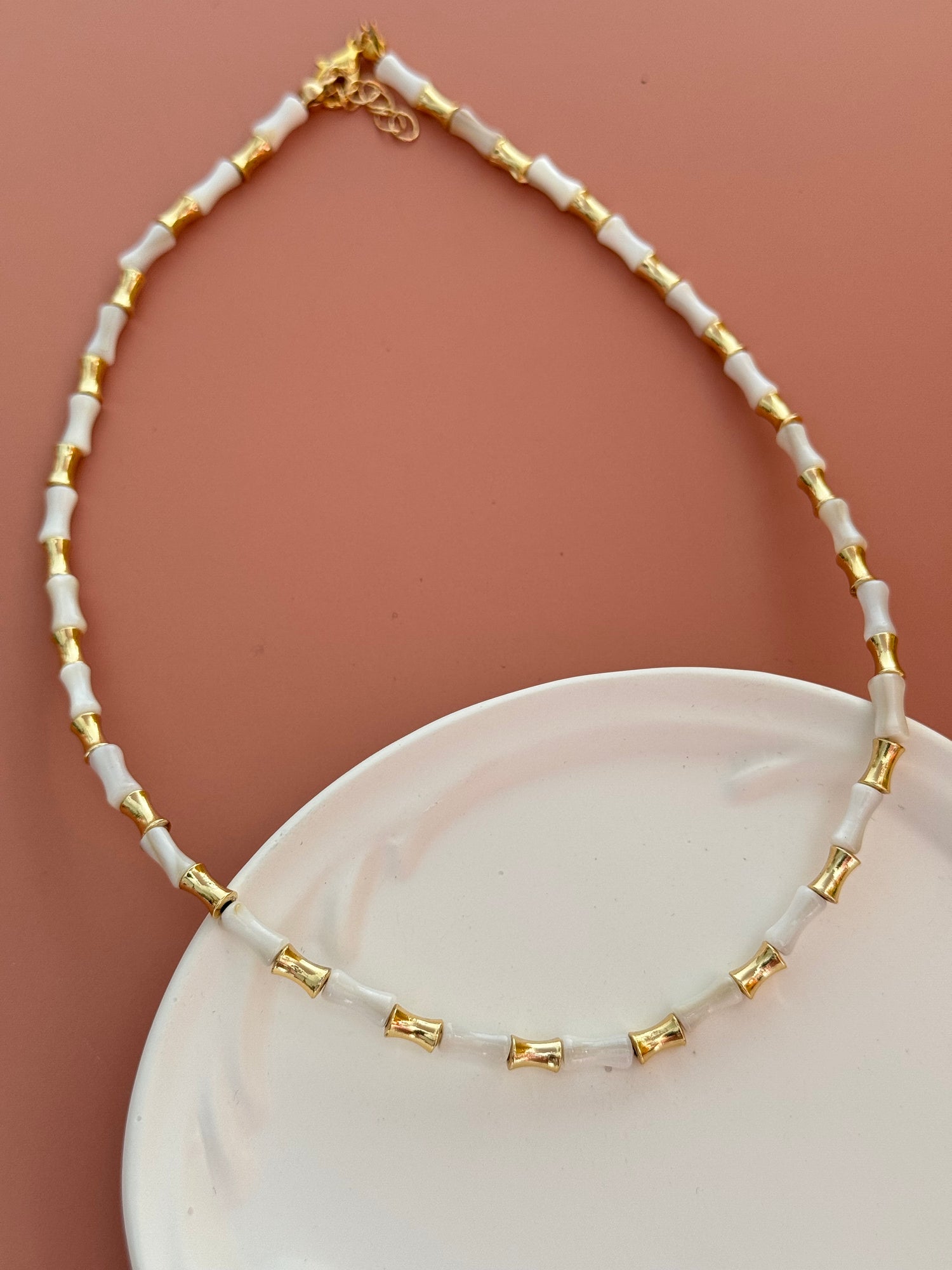 ELAE BEYAZ TAŞLI GOLD ALTIN KAPLAMA KOLYE