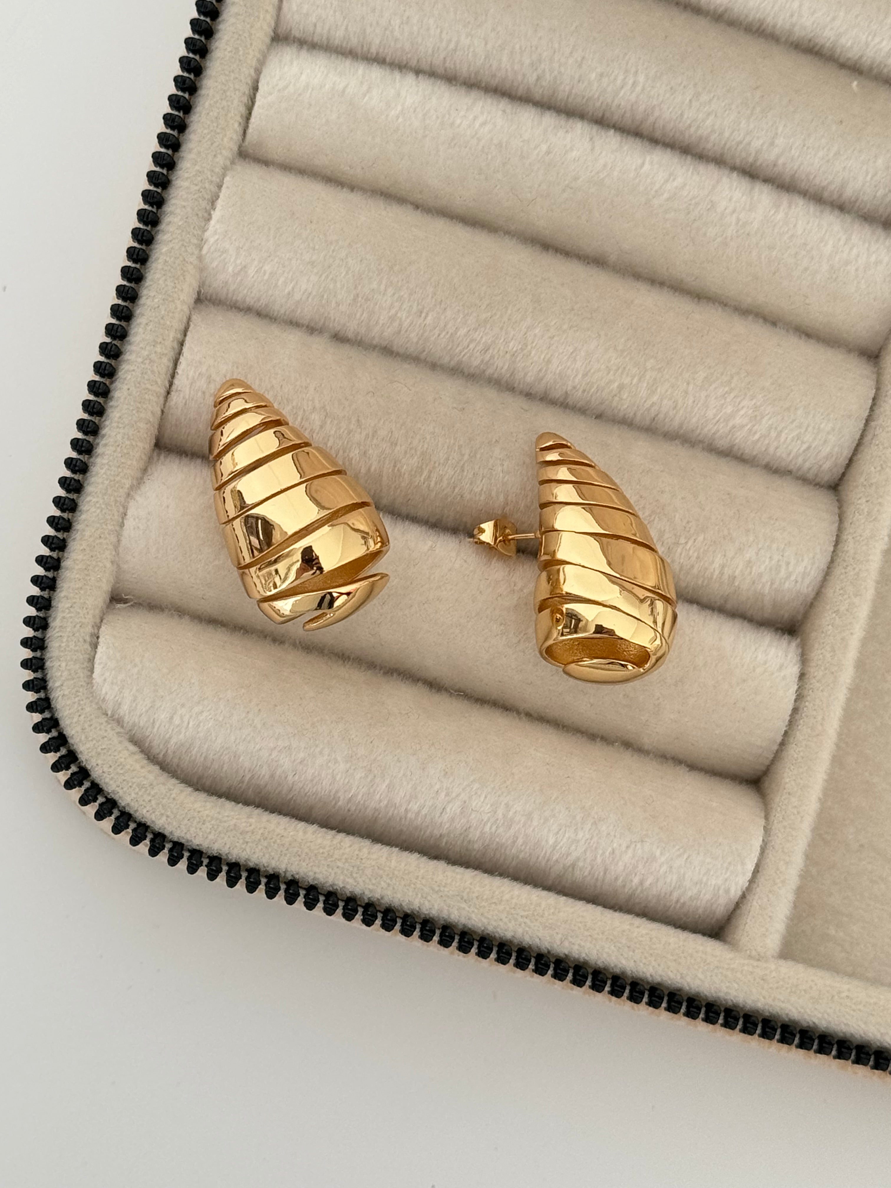 İTHAL MARKA MODEL GOLD DAMLA KÜPE