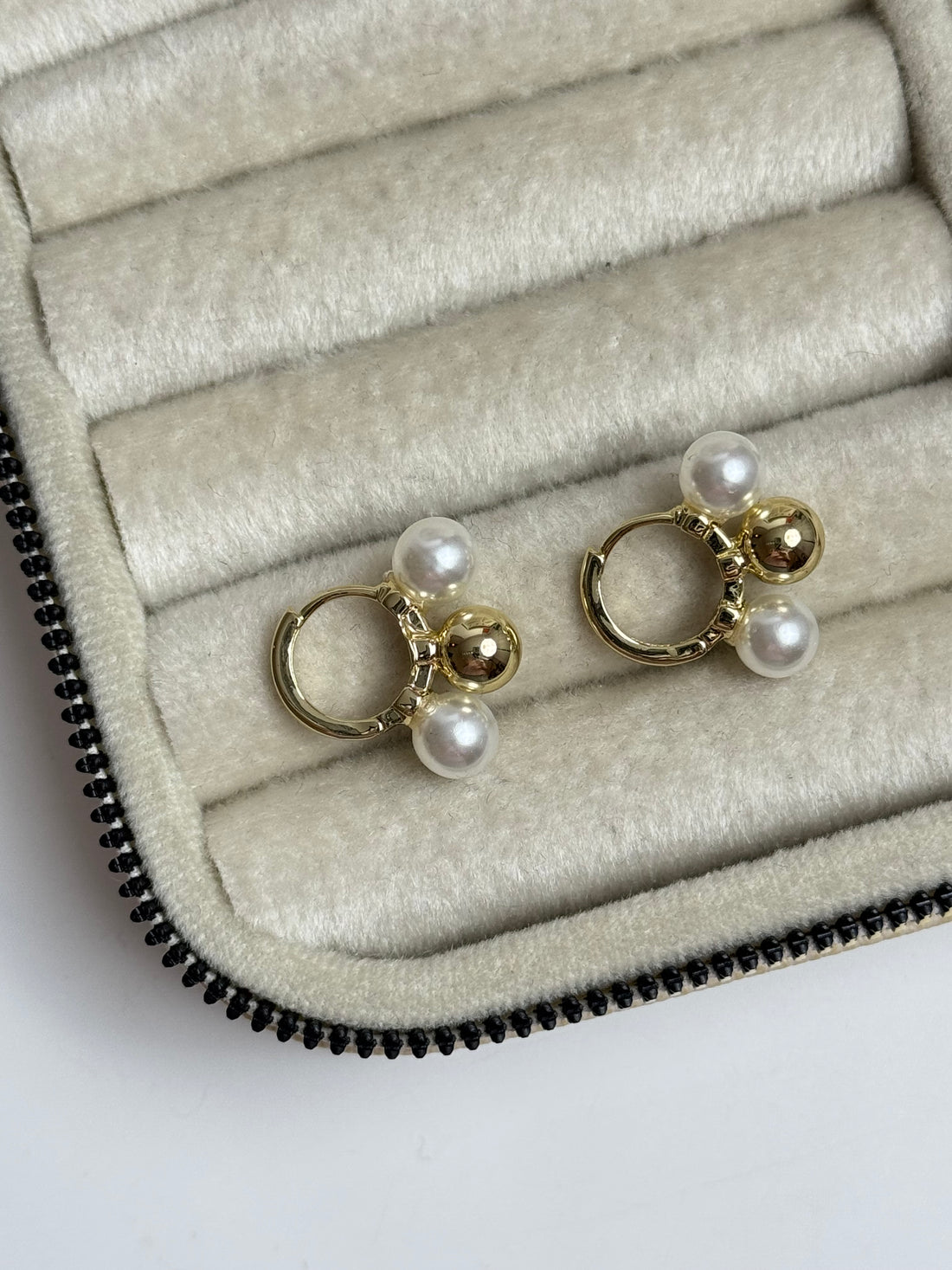 İTHAL İNCİ DETAYLI GOLD HALKA KÜPE