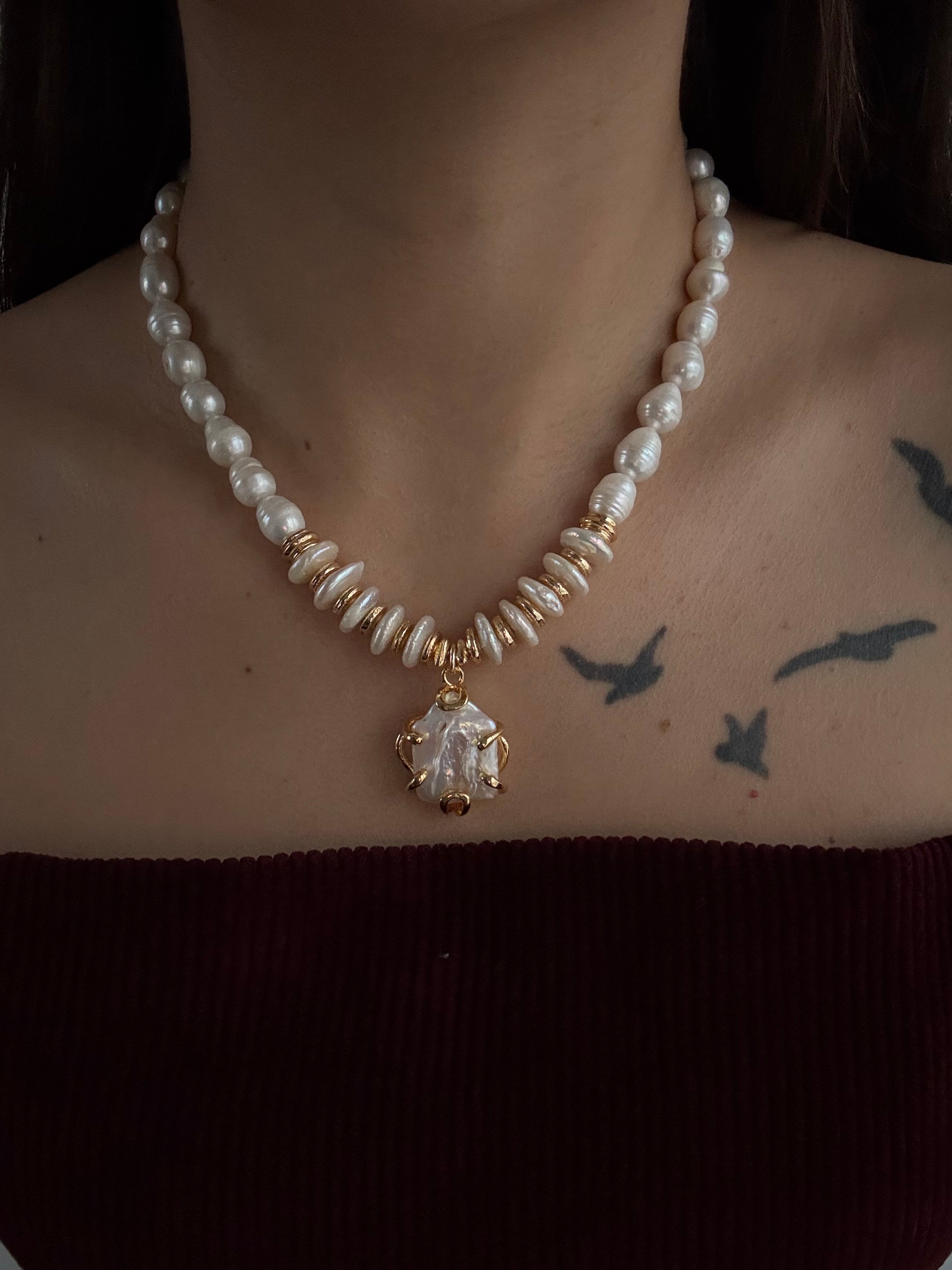 ŞİMA GERÇEK İNCİLİ ALTIN KAPLAMA DETAYLI KOLYE