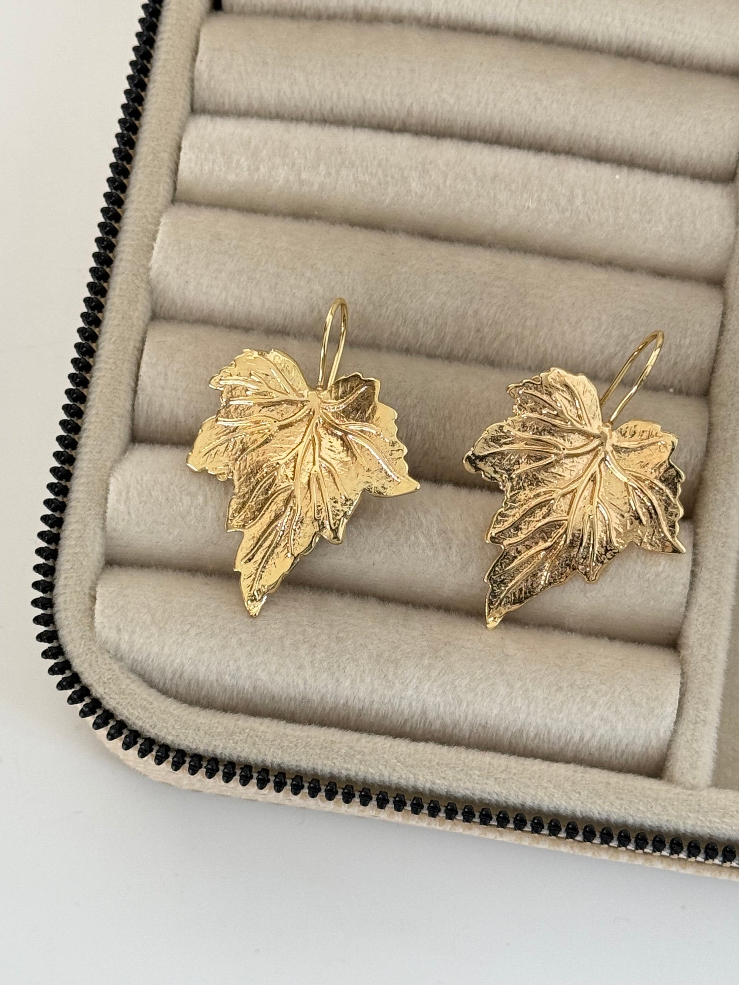 YAPRAKLI ALTIN KAPLAMA KÜPE