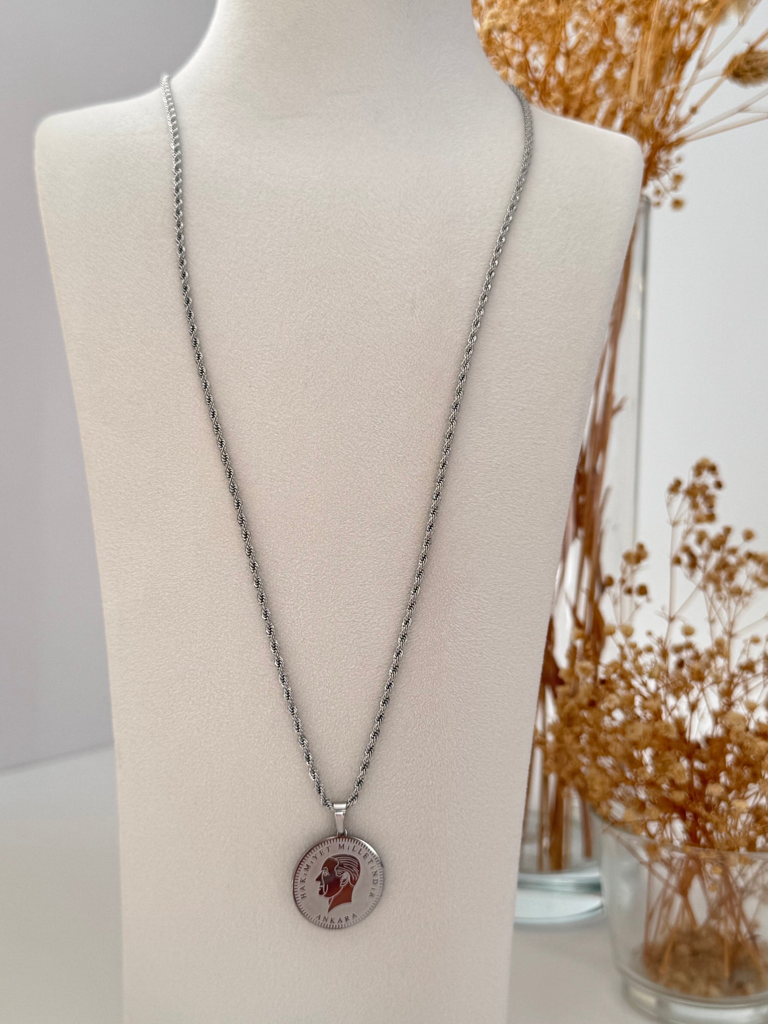 ATATÜRK BASKILI UZUN BURGU ZİNCİRLİ SİLVER ÇELİK KOLYE