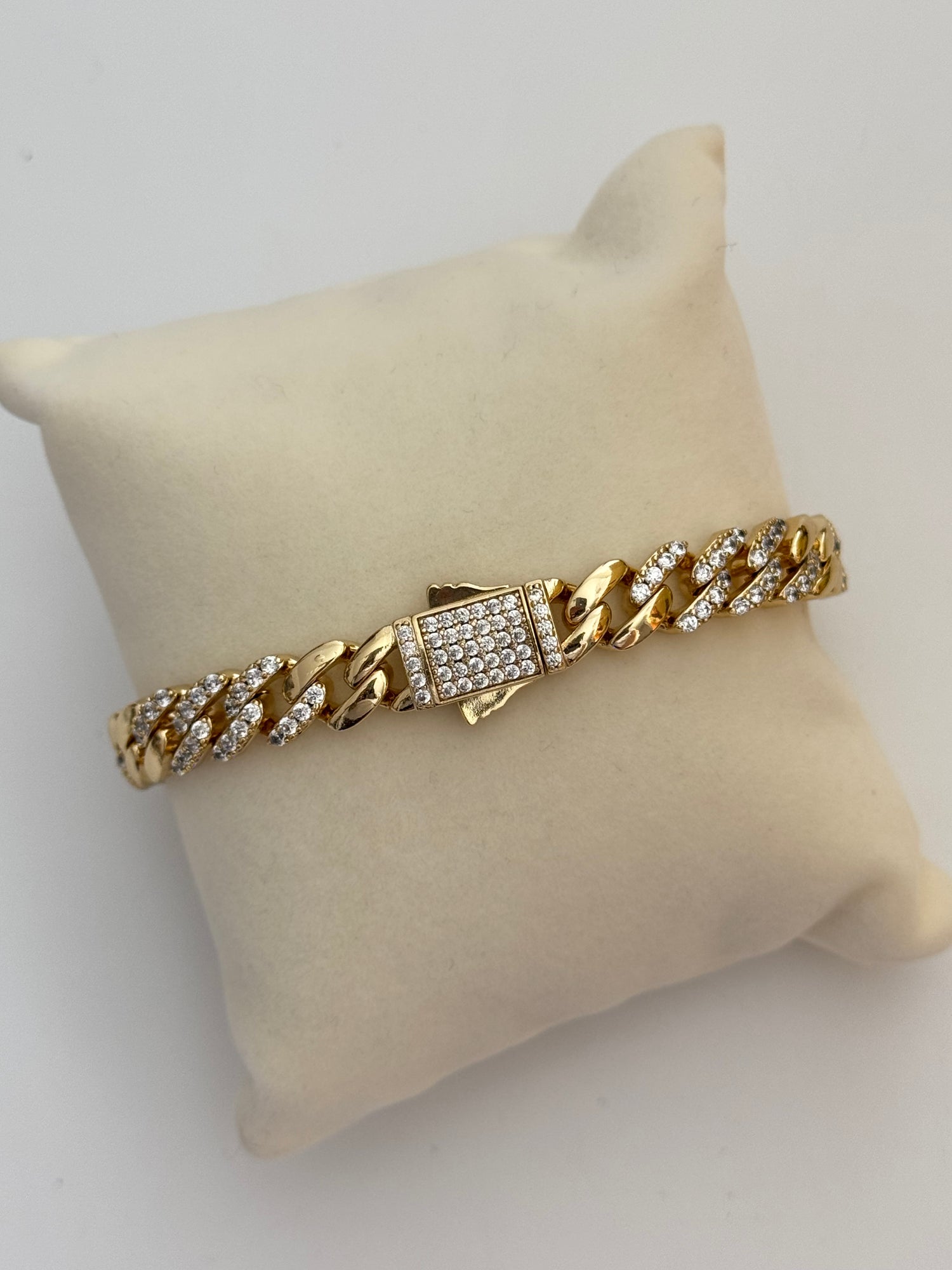 İTHAL TAŞ DETAYLI GURMET GOLD BİLEKLİK