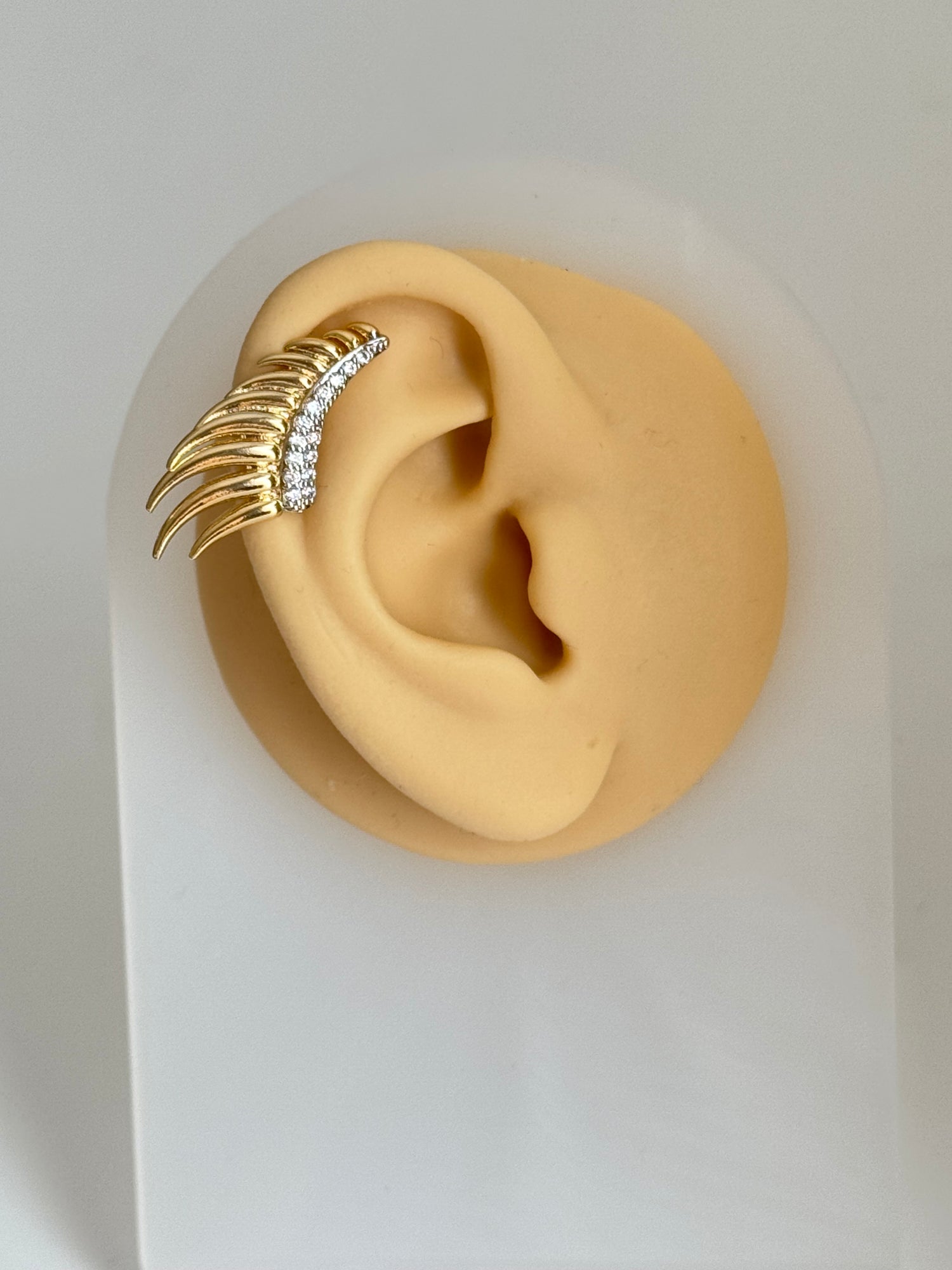 AİRA KANAT MODELLİ İĞNELİ KIKIRDAK KÜPE EARCUFF
