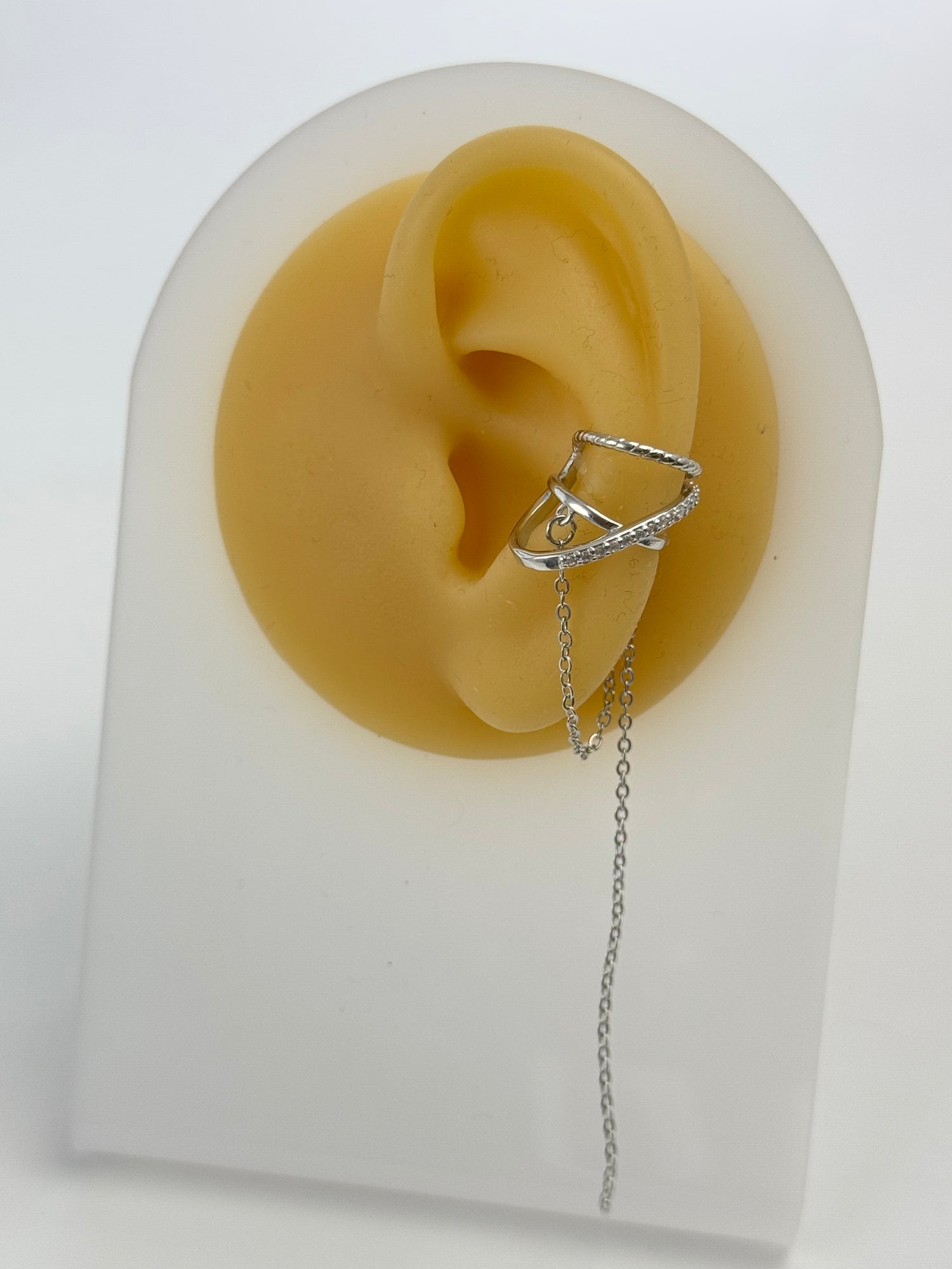 İTHAL TAŞ DETAYLI SİLVER SOL KULAK KIKIRDAK KÜPE EARCUFF