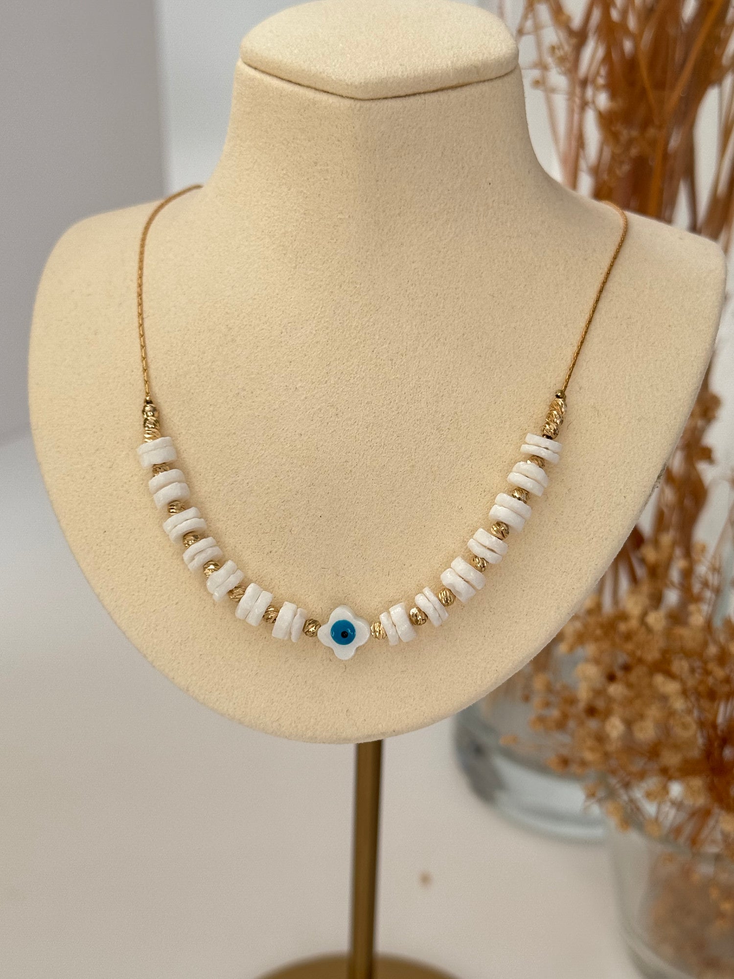 TARU YONCALI GERÇEK SEDEF TAŞLI ALTIN KAPLAMA DETAYLI KOLYE