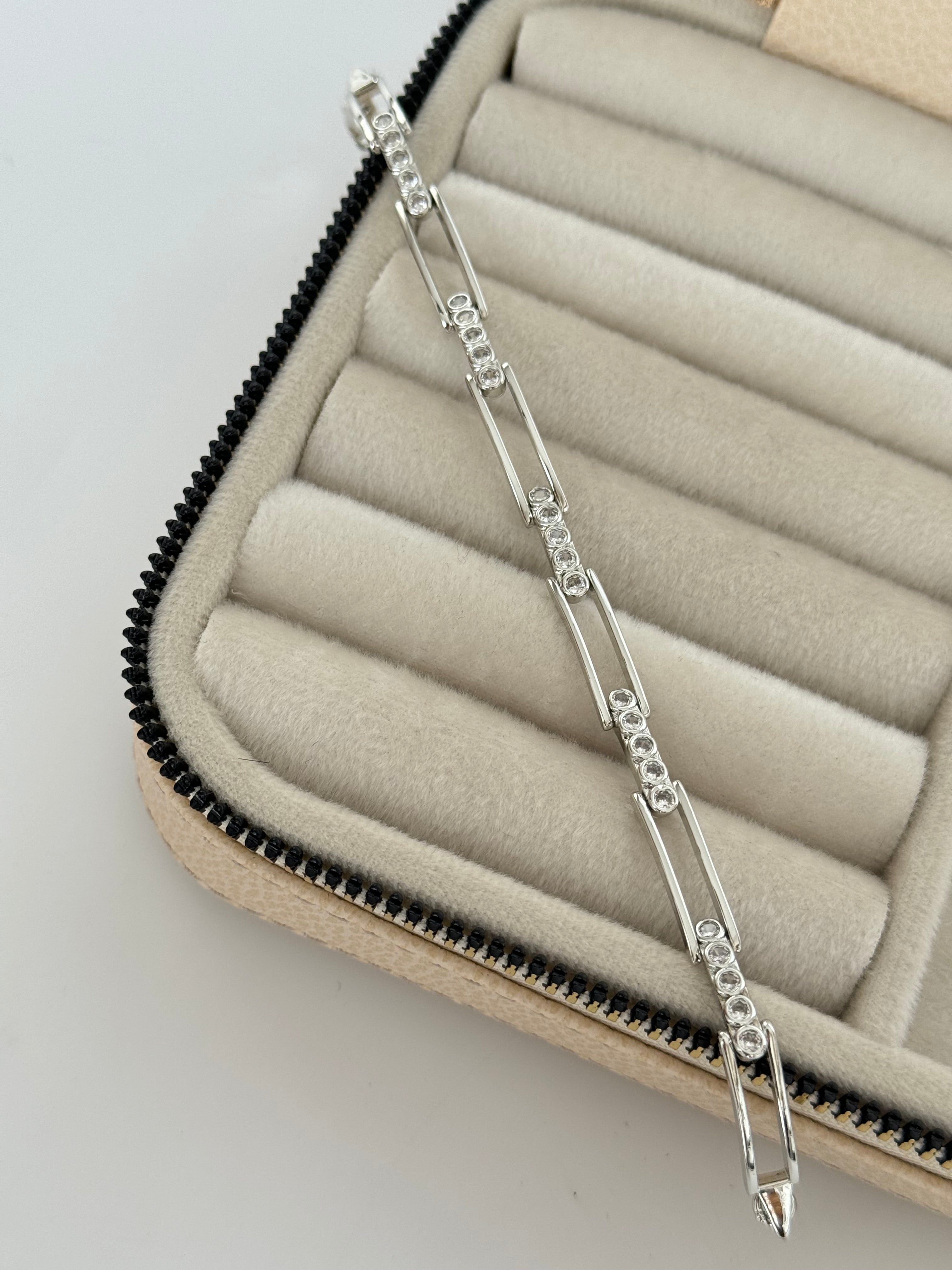 İTHAL DETAYLI SİLVER BİLEKLİK