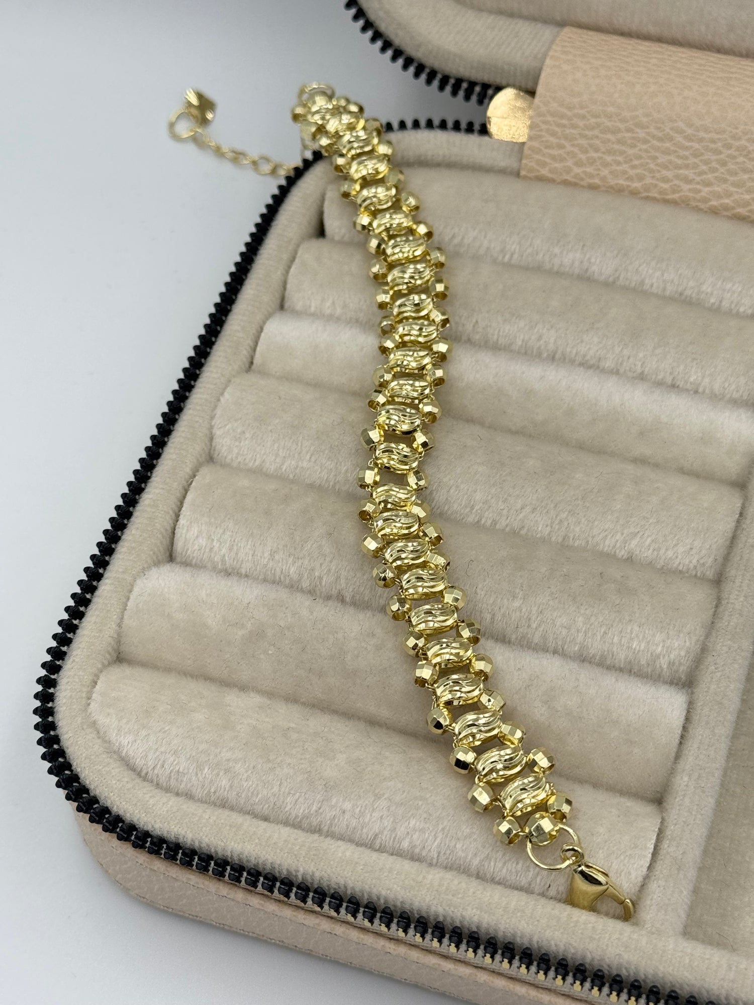 İTHAL DORİKA DETAYLI GOLD BİLEKLİK