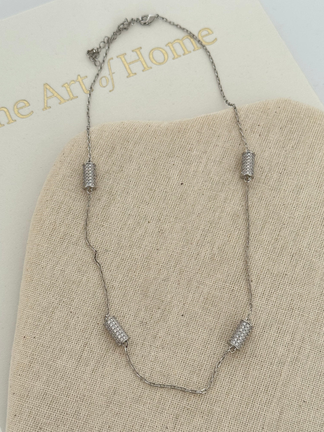 MOİRA SİLİNDİR DETAYLI SİLVER KOLYE