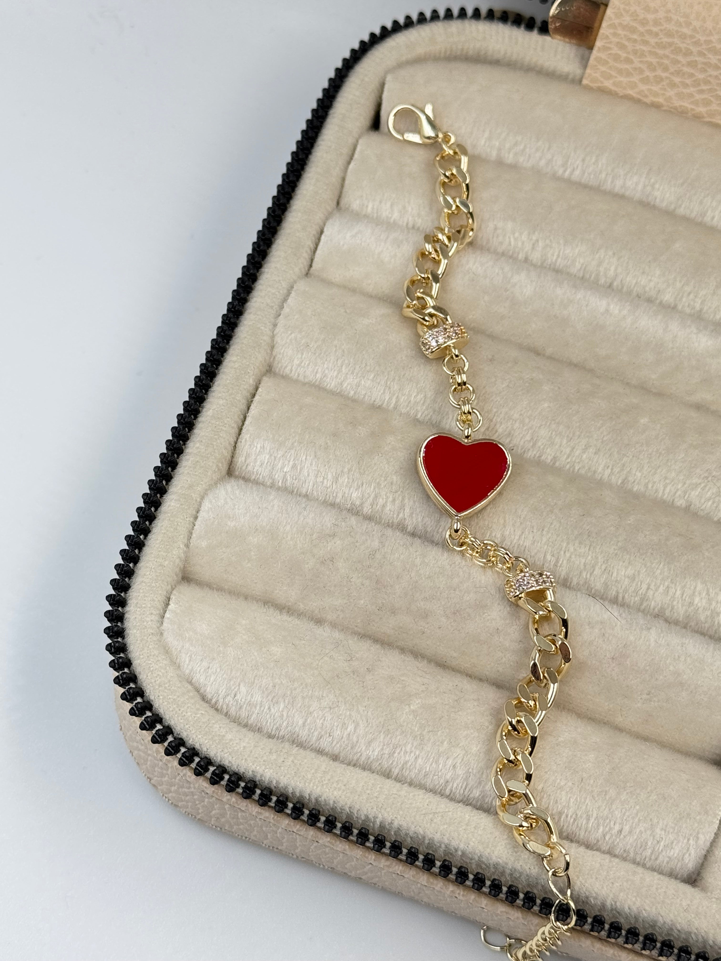 İTHAL KIRMIZI KALP DETAYLI BİLEKLİK