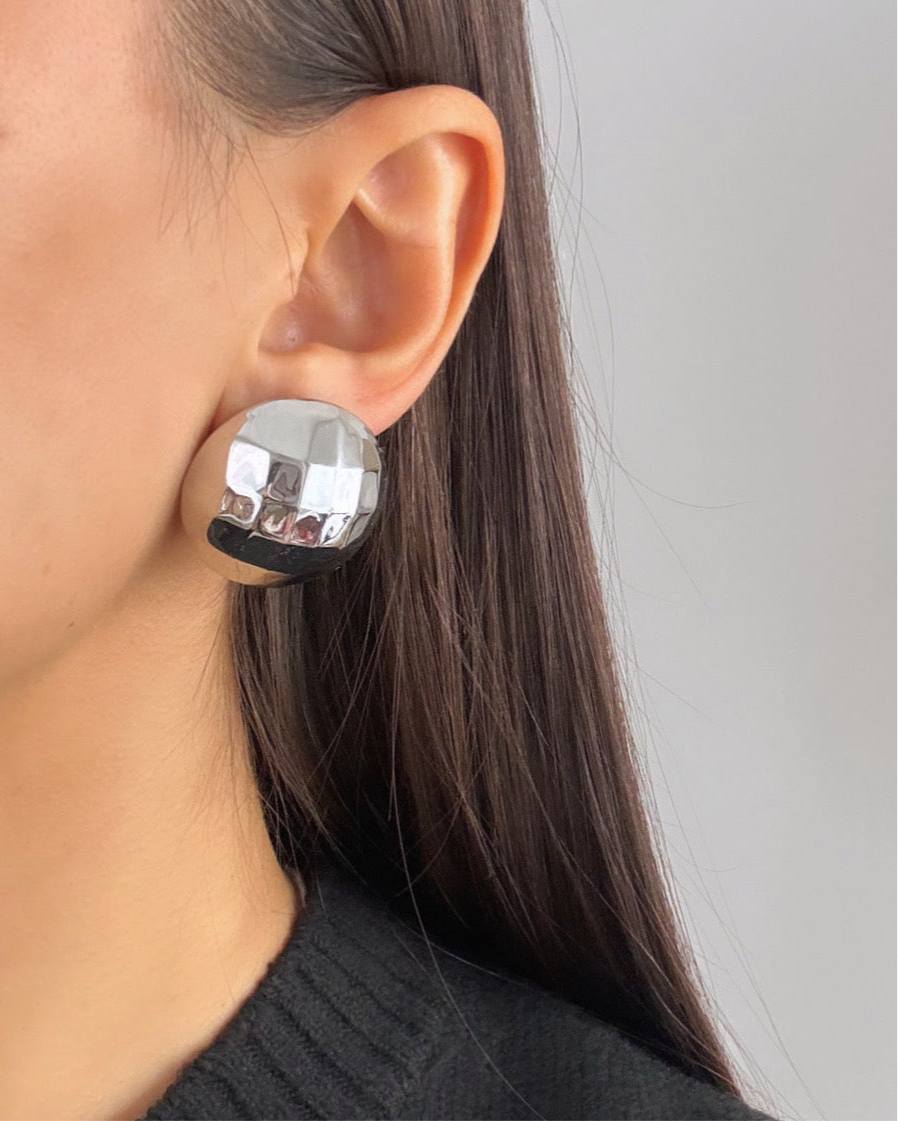 İTHAL BOMBELİ OVAL FORM SİLVER KÜPE