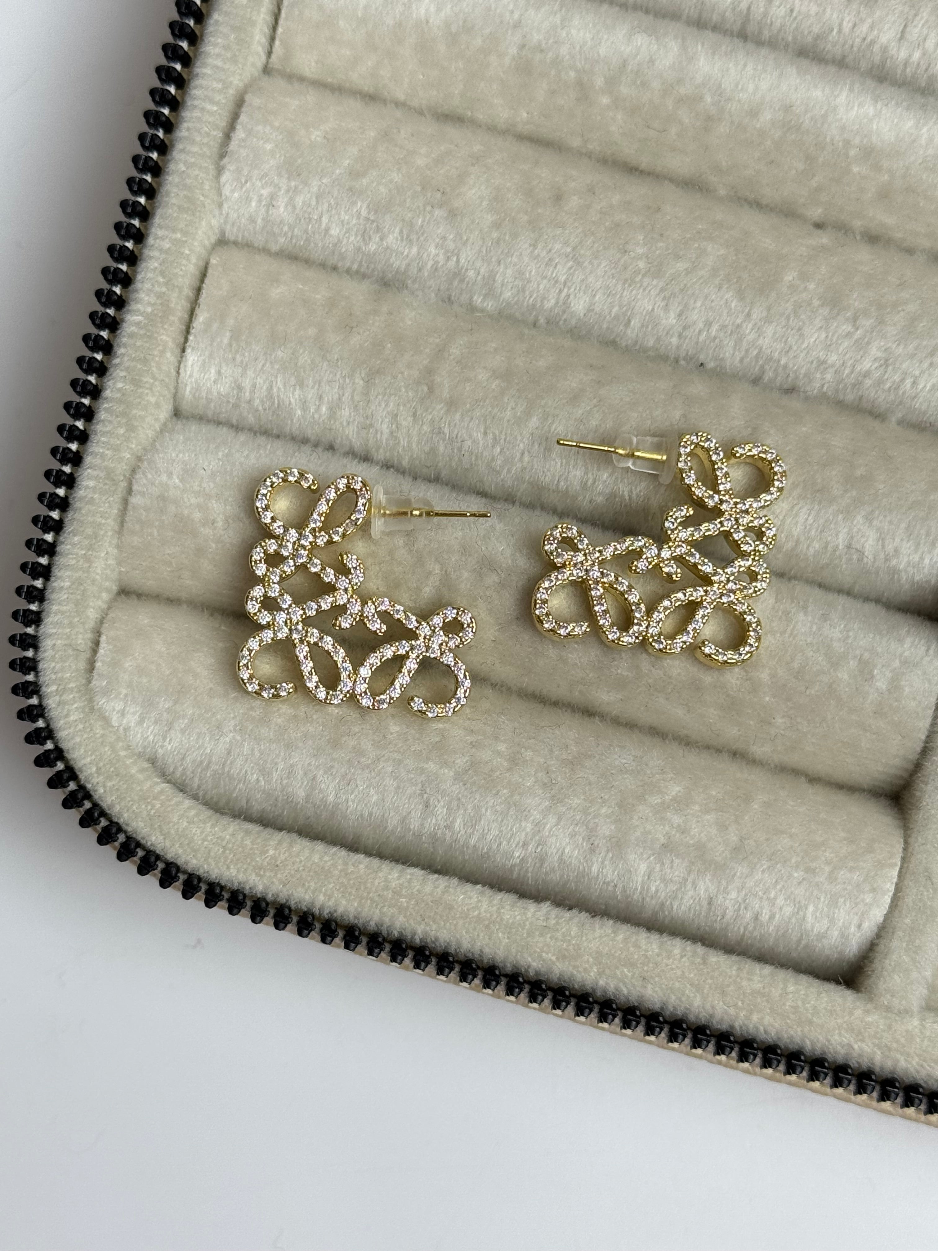 İTHAL TAŞLI MARKA MODEL GOLD KÜPE