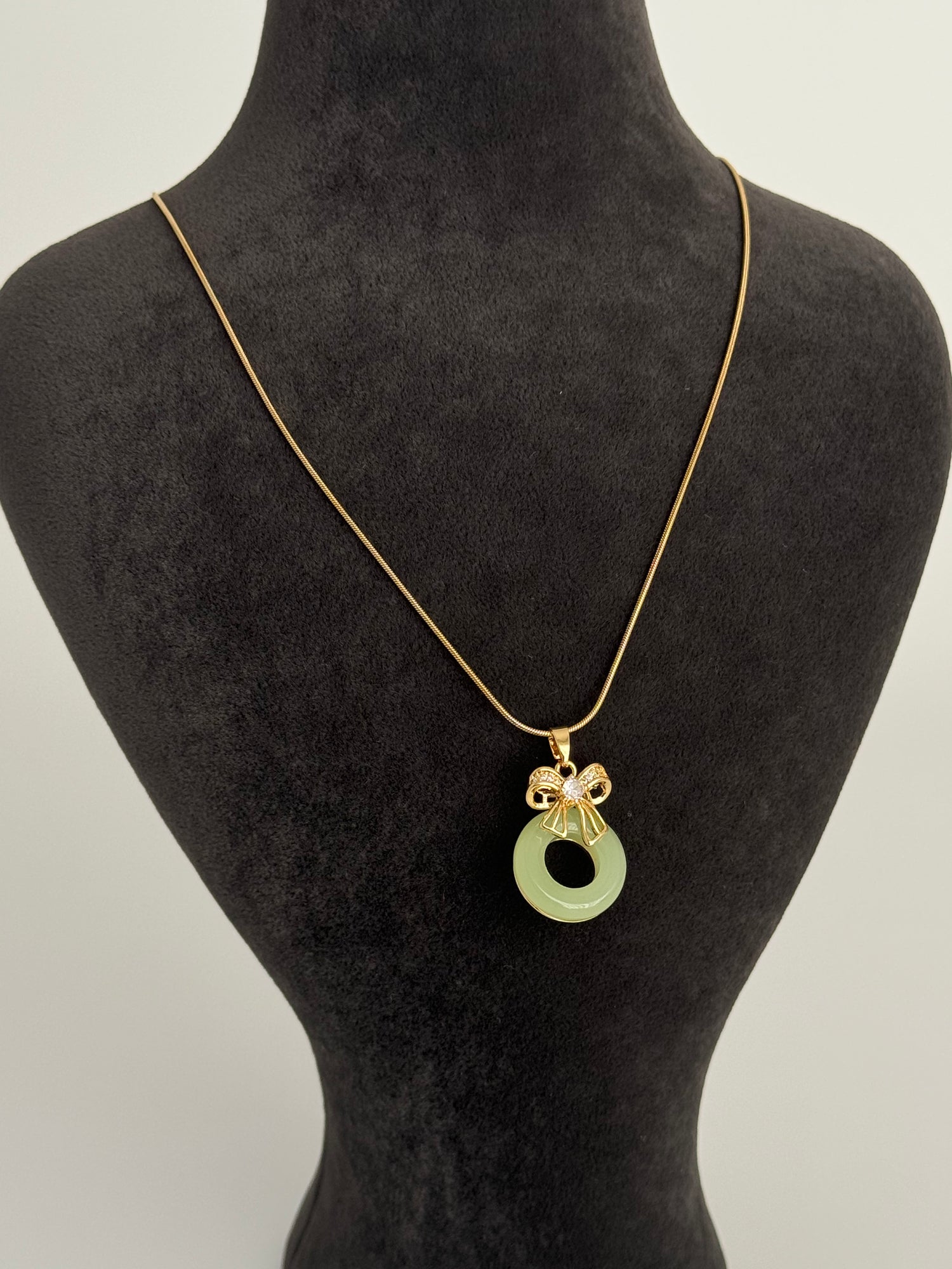 FİYONK DETAYLI GOLD ÇELİK KOLYE