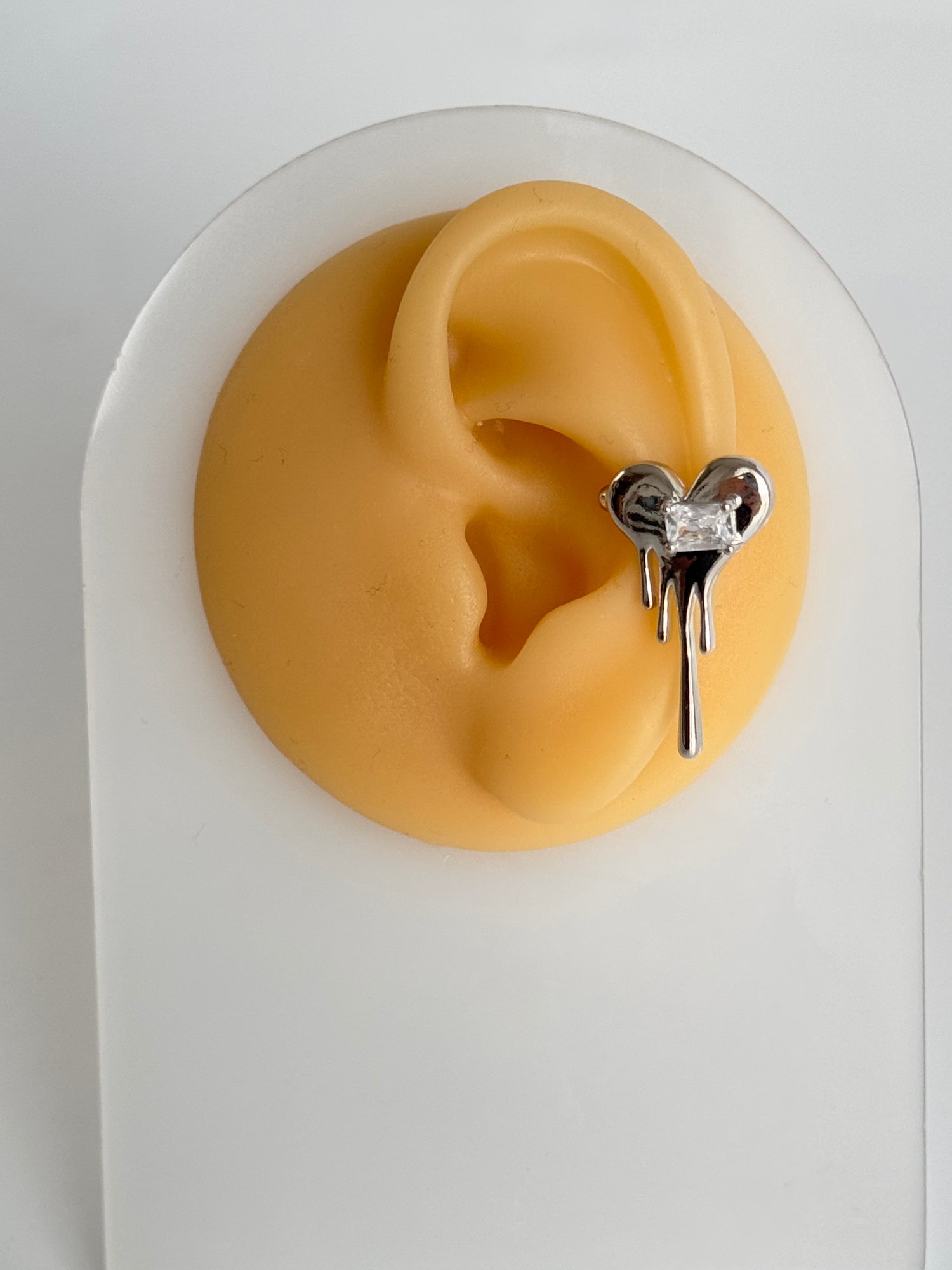 İTHAL KALP DETAYLI SİLVER KIKIRDAK KÜPE EARCUFF