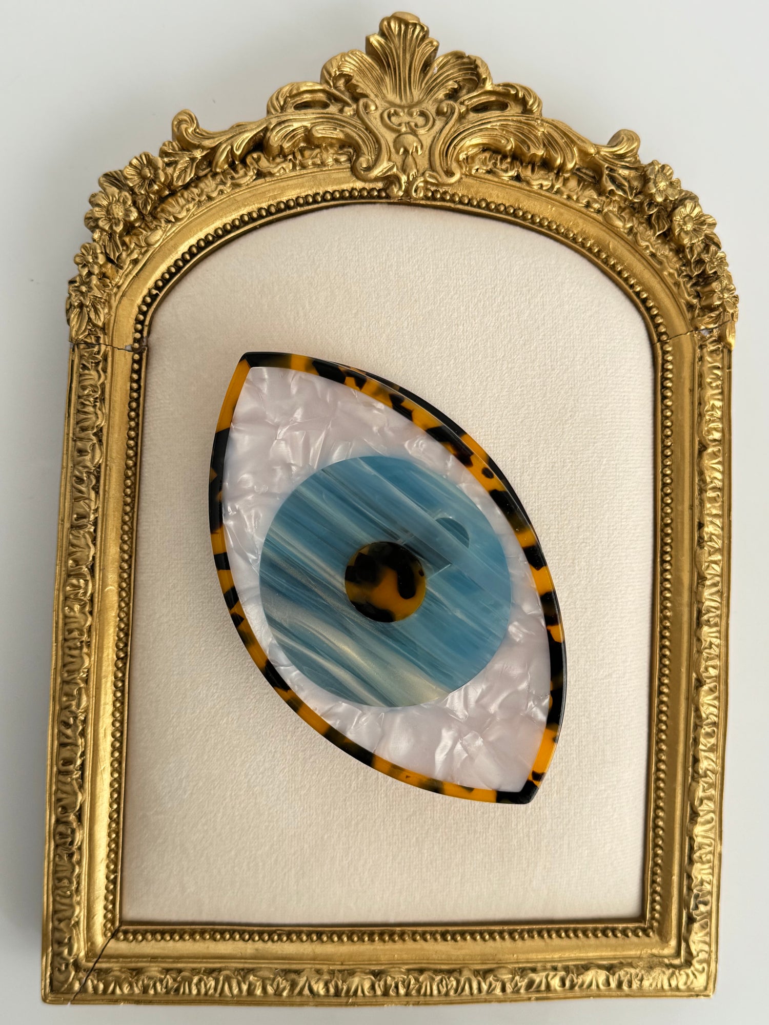 İTHAL BÜYÜK BOY LEOPARLI GÖZ KEMİK MANDAL TOKA