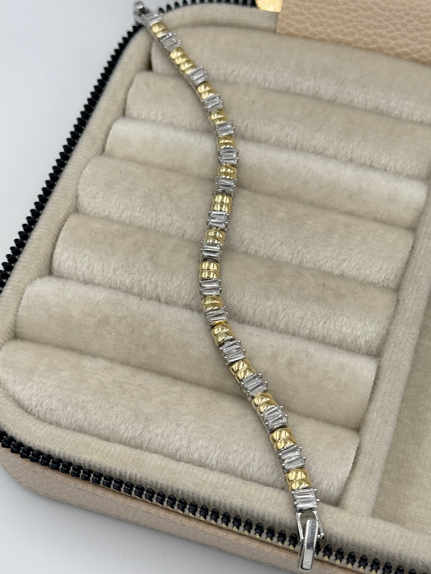 İTHAL TAŞ DETAYLI ÇİFT RENK BİLEKLİK