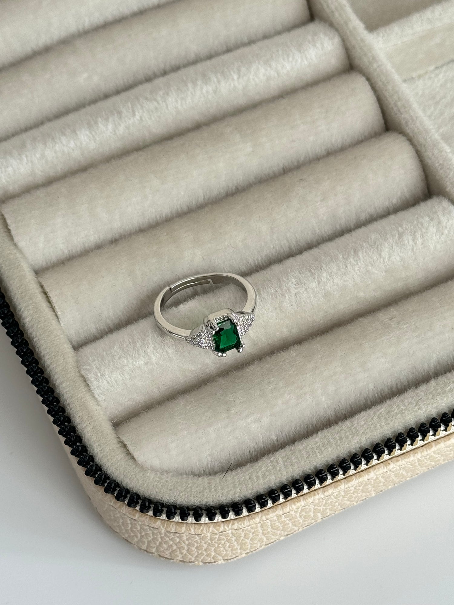 İTHAT YEŞİL TAŞ  DETAYLI AYARLANABİLİR SİLVER YÜZÜK