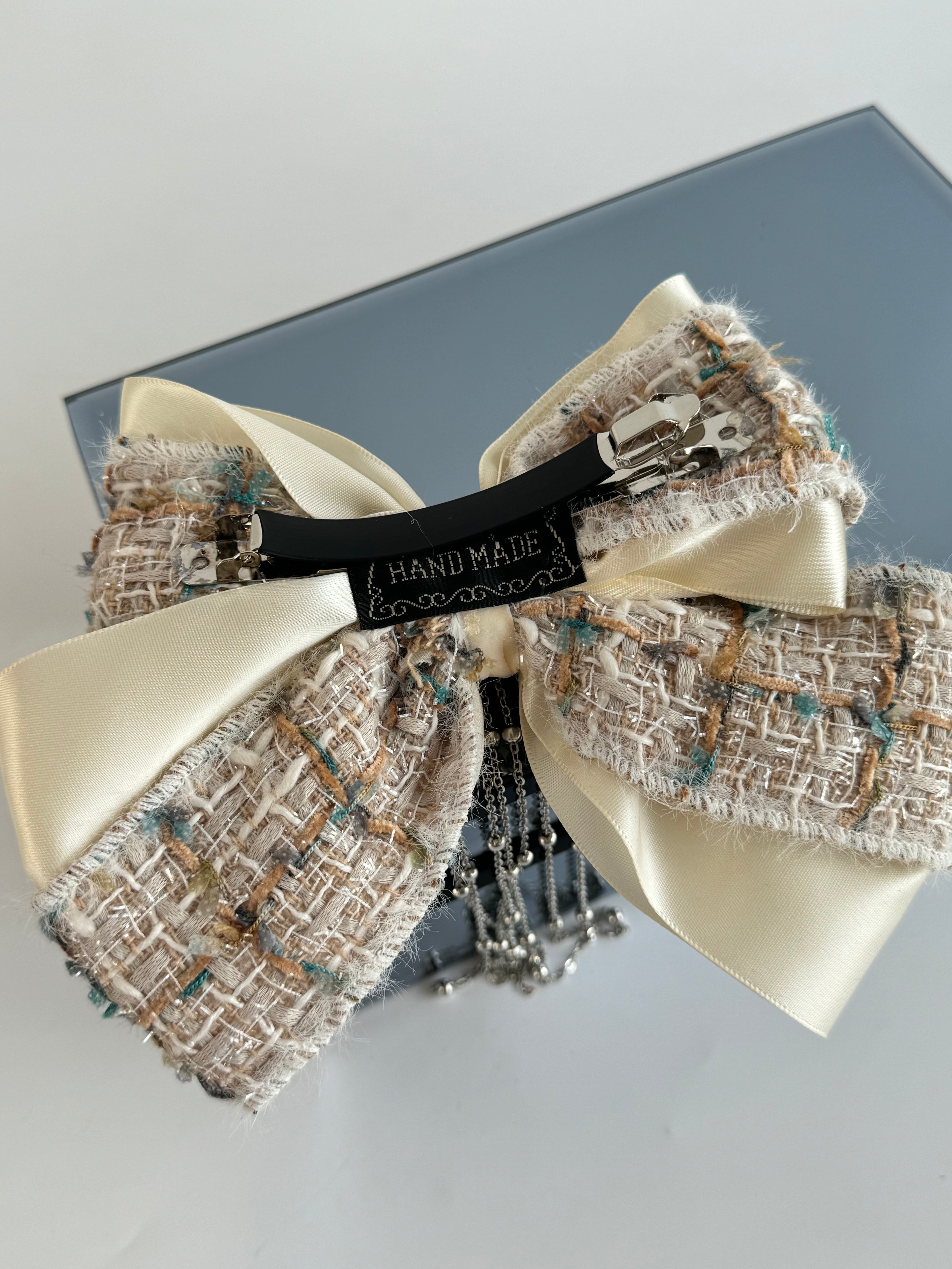 İTHAL  TÜVİT KUMAŞLI KREM FİYONKLU TOKA