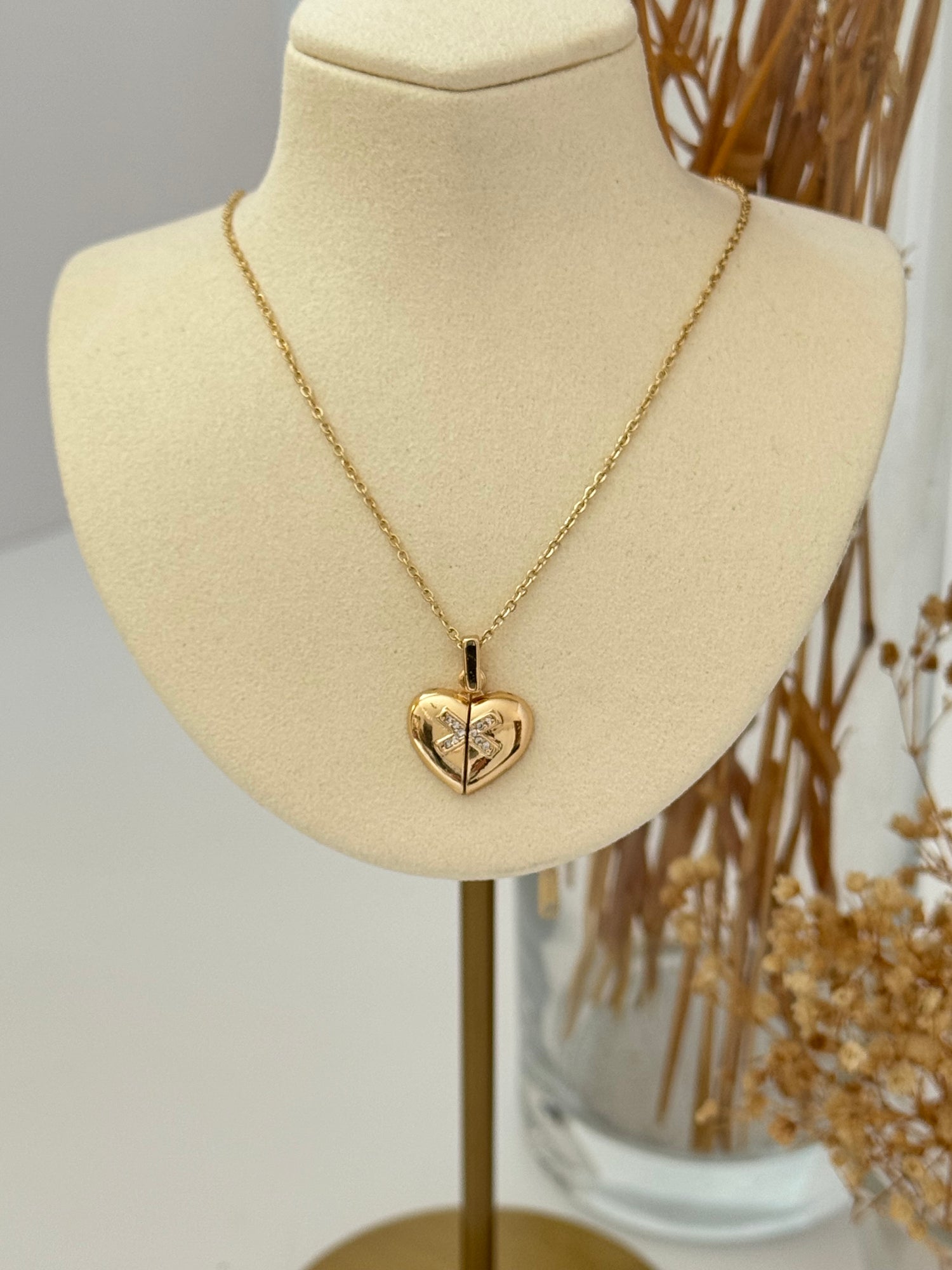 AÇILABİLİR KALP DETAYLI GOLD ÇELİK KOLYE